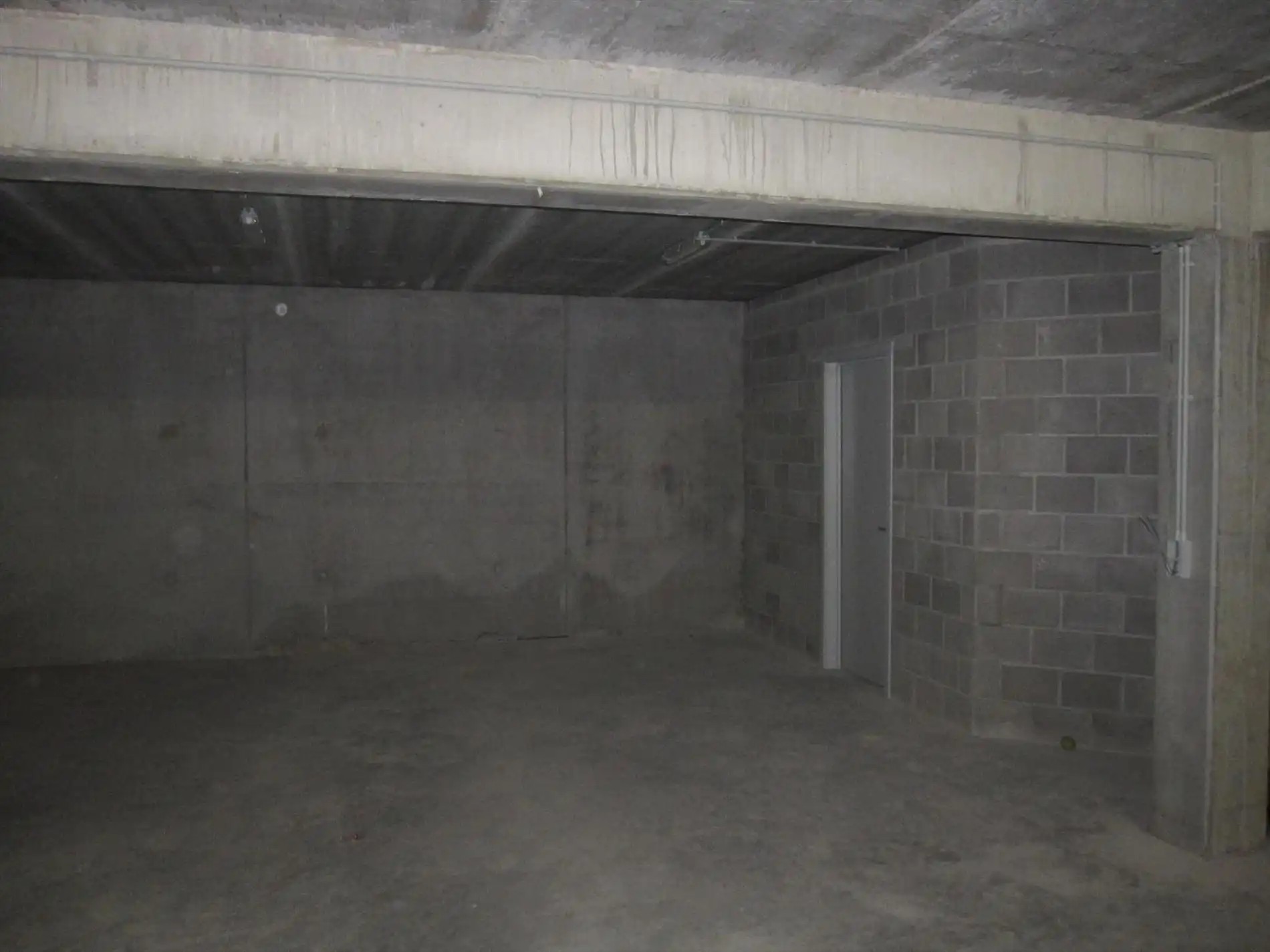 recent appartement met garage en kelderberging foto 11