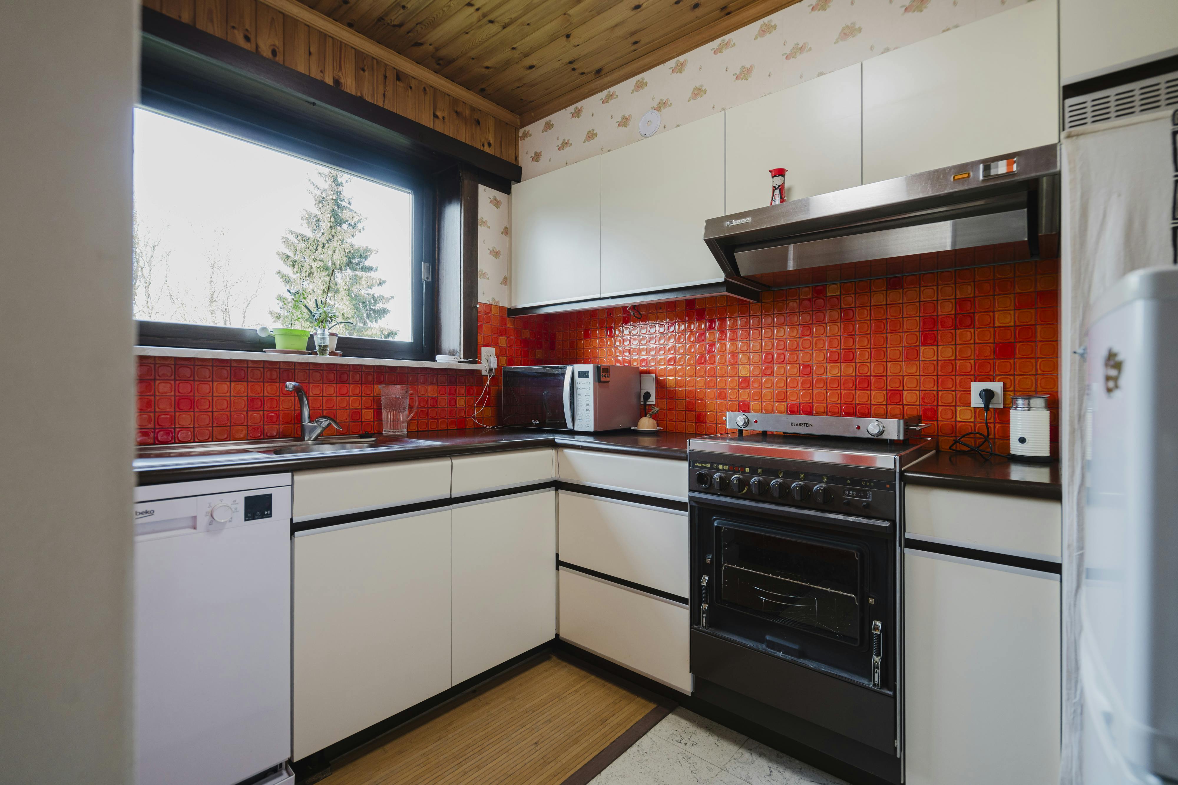 Bel-etage met 3 slaapkamers op een centrale ligging te koop in Kortrijk foto 9