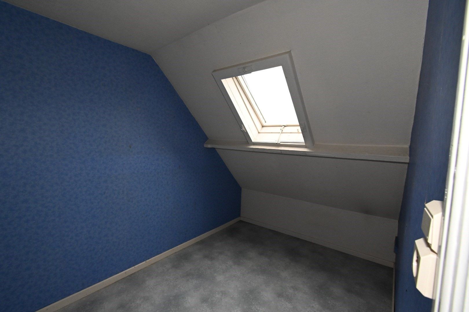 Alleenstaande woning met garage en tuin foto 28
