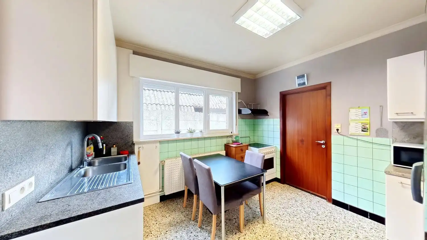 Ruime woning met mooie tuin in centrum Zingem! foto 7