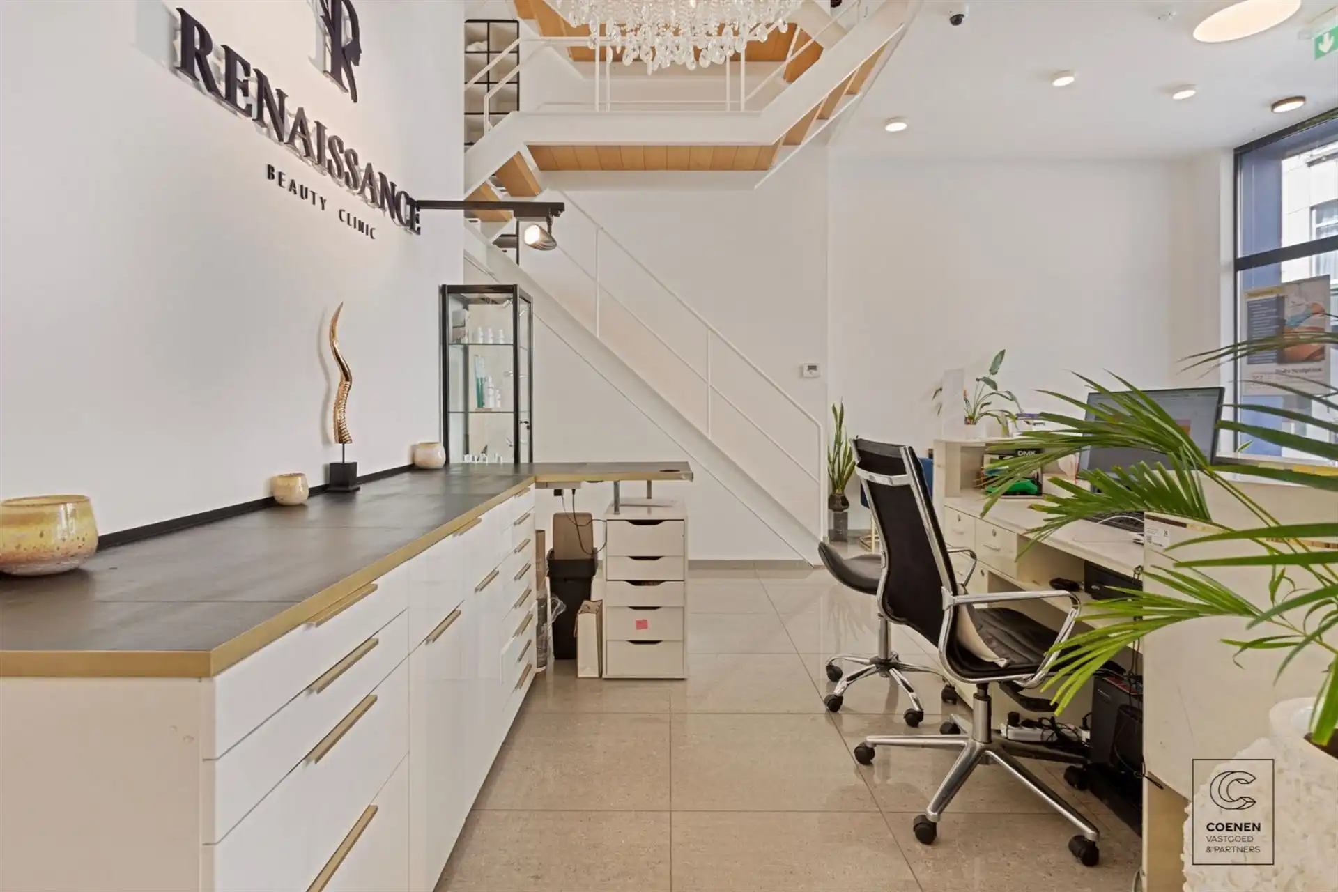 Prachtige handelsruimte met een bruikbare oppervlakte van 355 m² op een SCHITTERENDE locatie te Berchem! foto 5