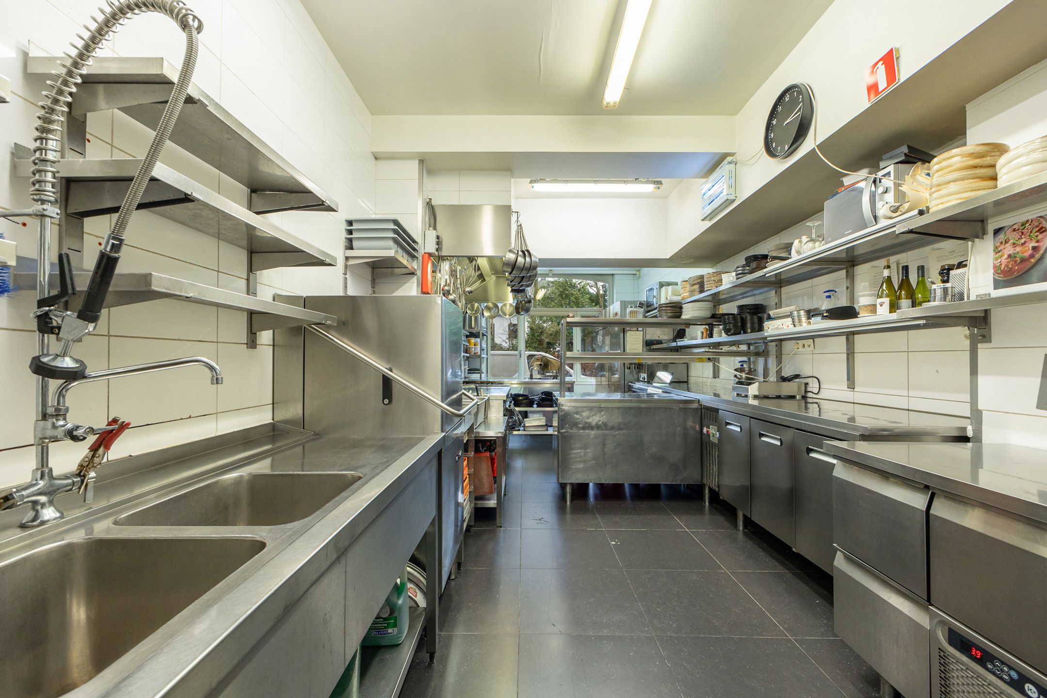 Polyvalent gebouw te koop te Kapellen!  foto 6