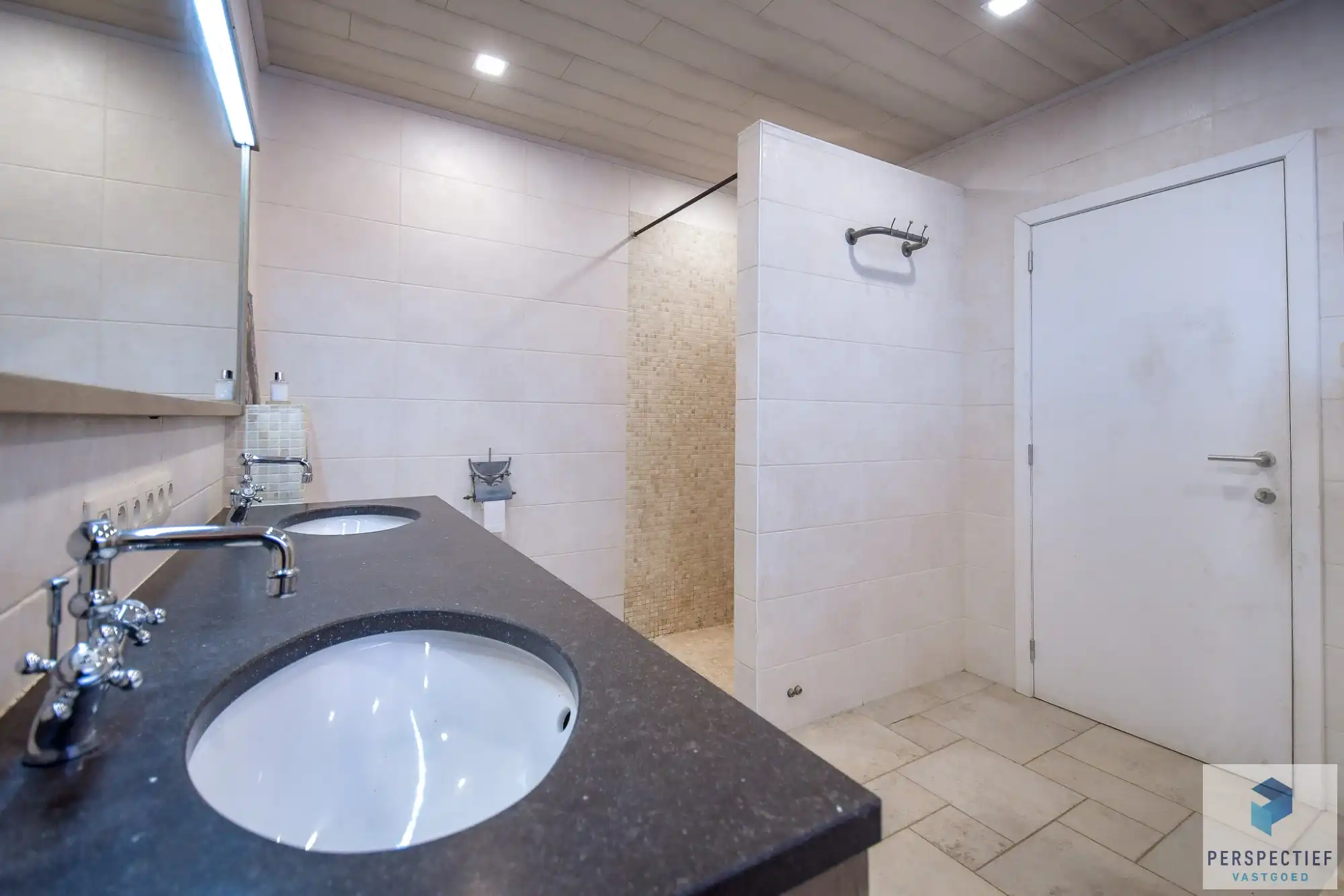 Ruime woning met tuin, kleine weide & bijgebouw gelegen in landelijke omgeving in Oedelem op  1 365 m² foto 18