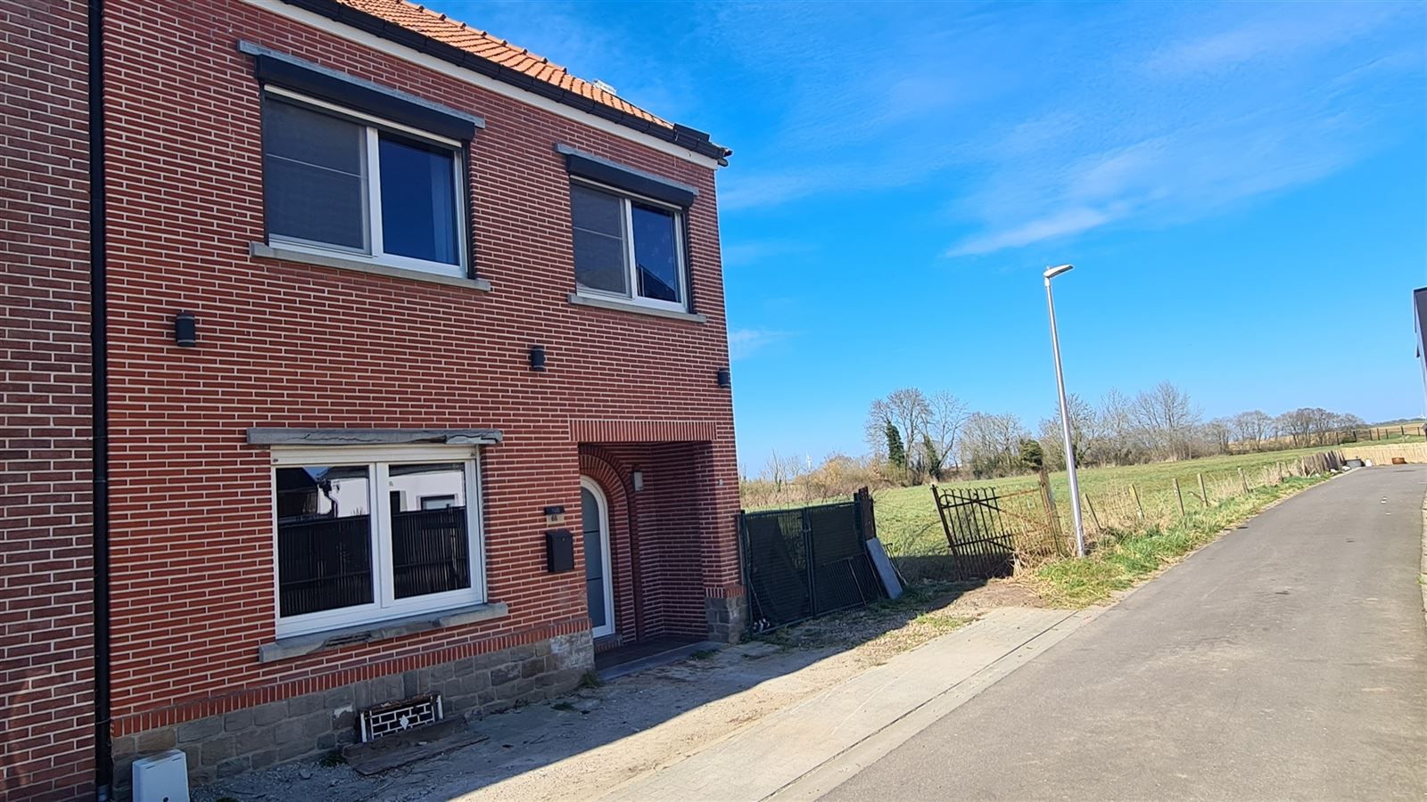 Deels gerenoveerde woning op rustige locatie! foto 23