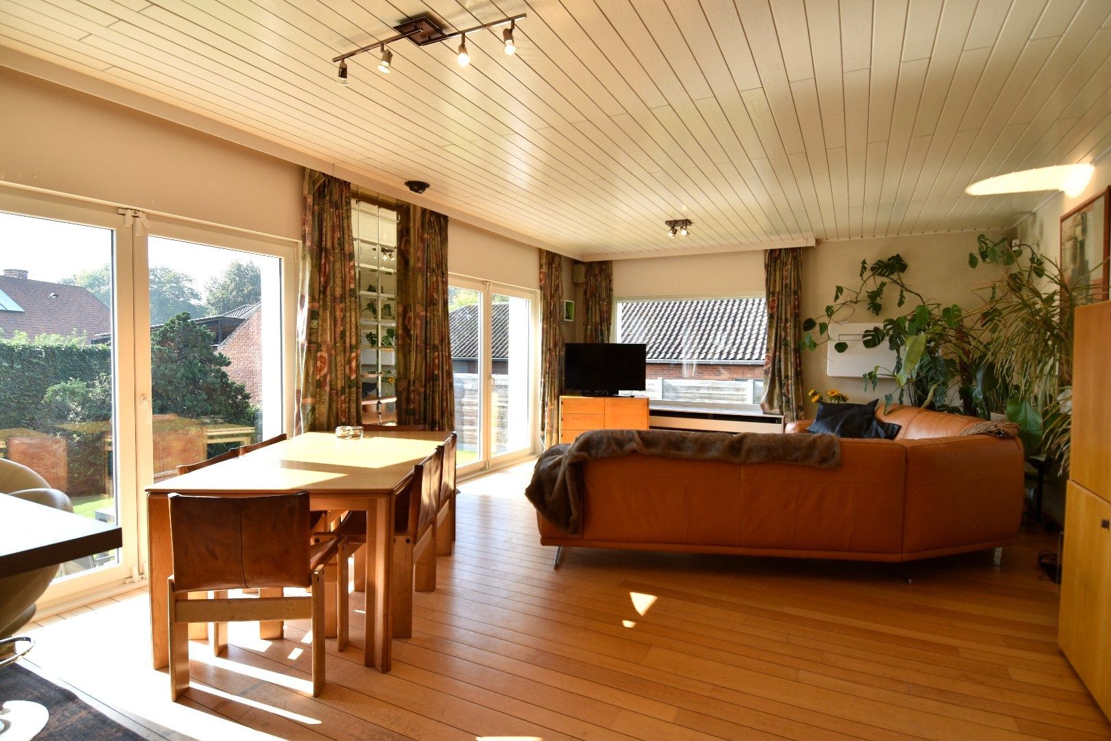 Vrijstaande woning met 3 slaapkamers, garage en tuin te koop in Wevelgem foto 7