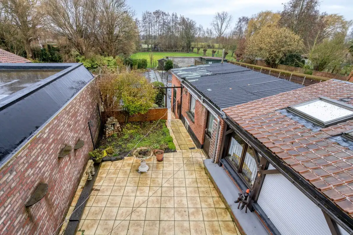 Hoofdfoto van de publicatie: Te renoveren, ruime woning op 427 m2!
