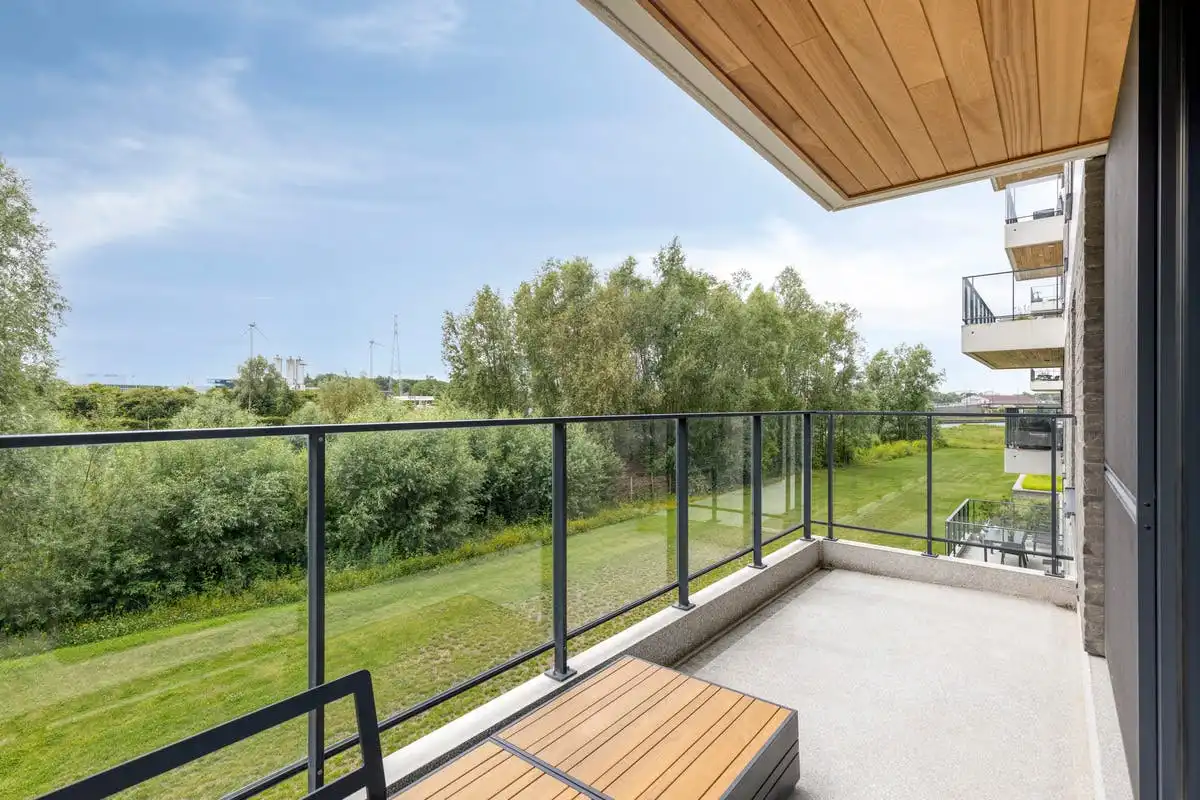 Appartement te koop omgeven door groen en water in Harelbeke foto 8