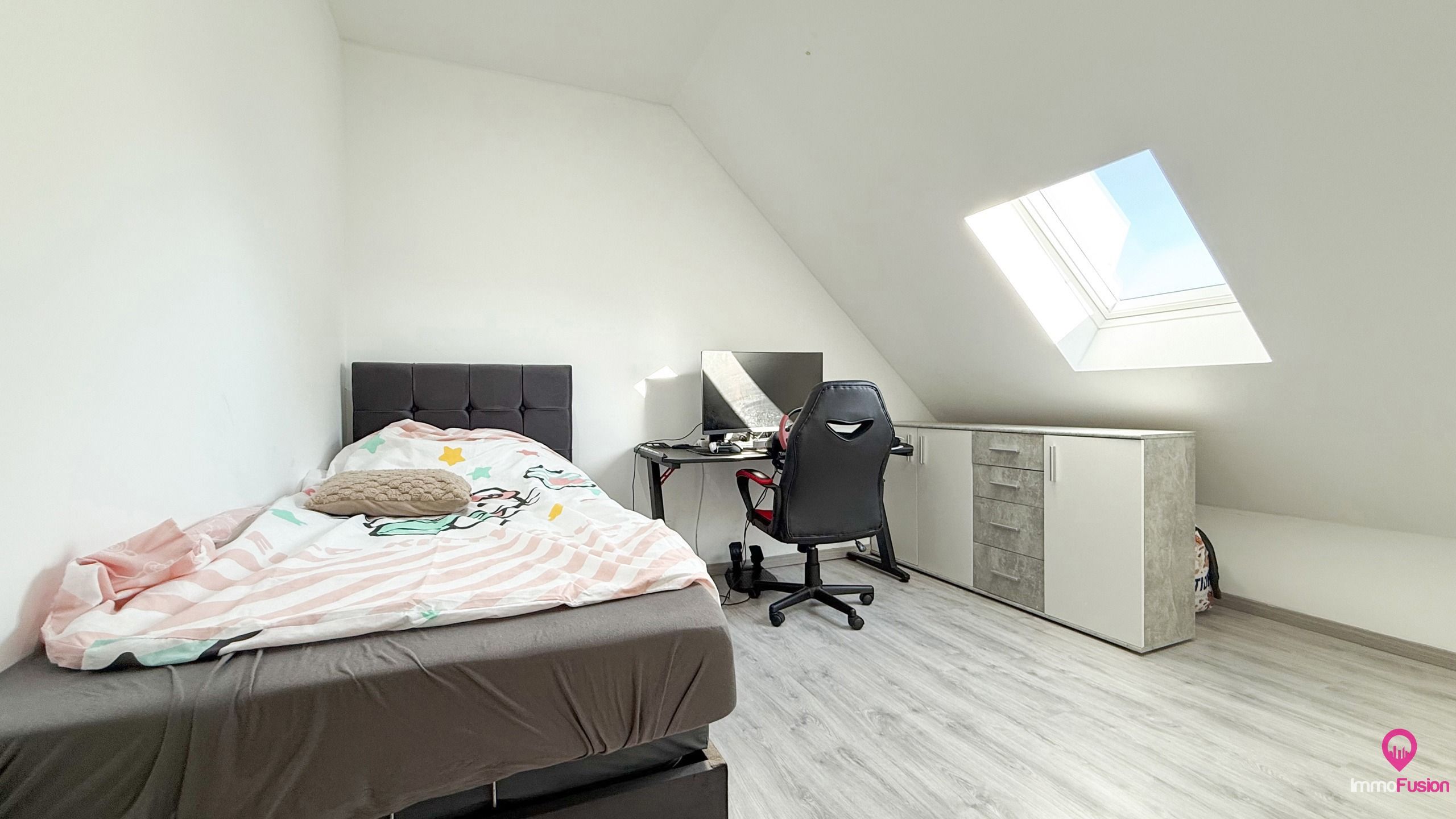 Instapklare woning met 5 slpks op riant perceel te Paal! foto 31