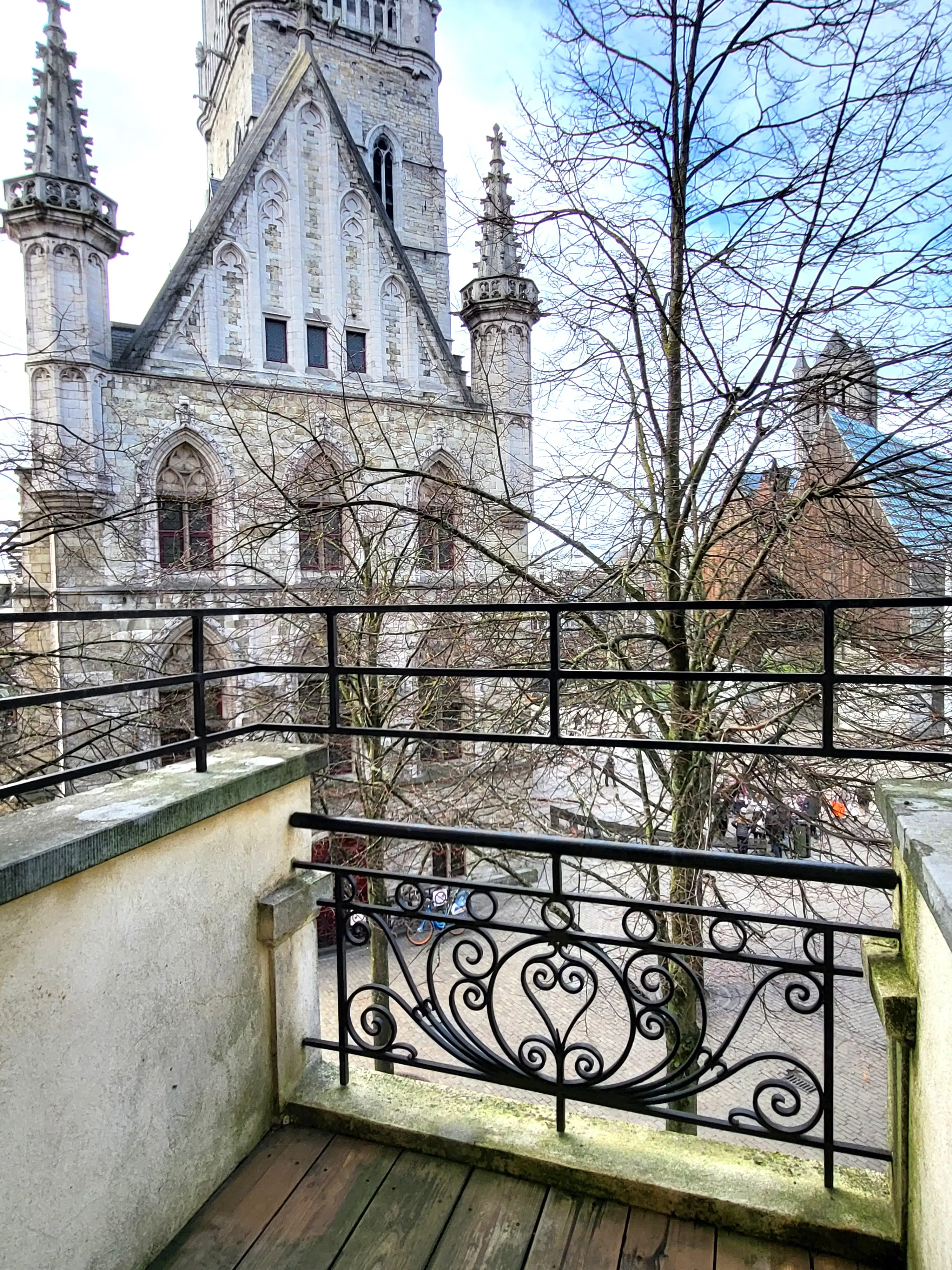 Prachtig energiezuinig appartement met 2 slaapkamers en zonnig balkon, in het centrum van de Stad Gent.  foto 2