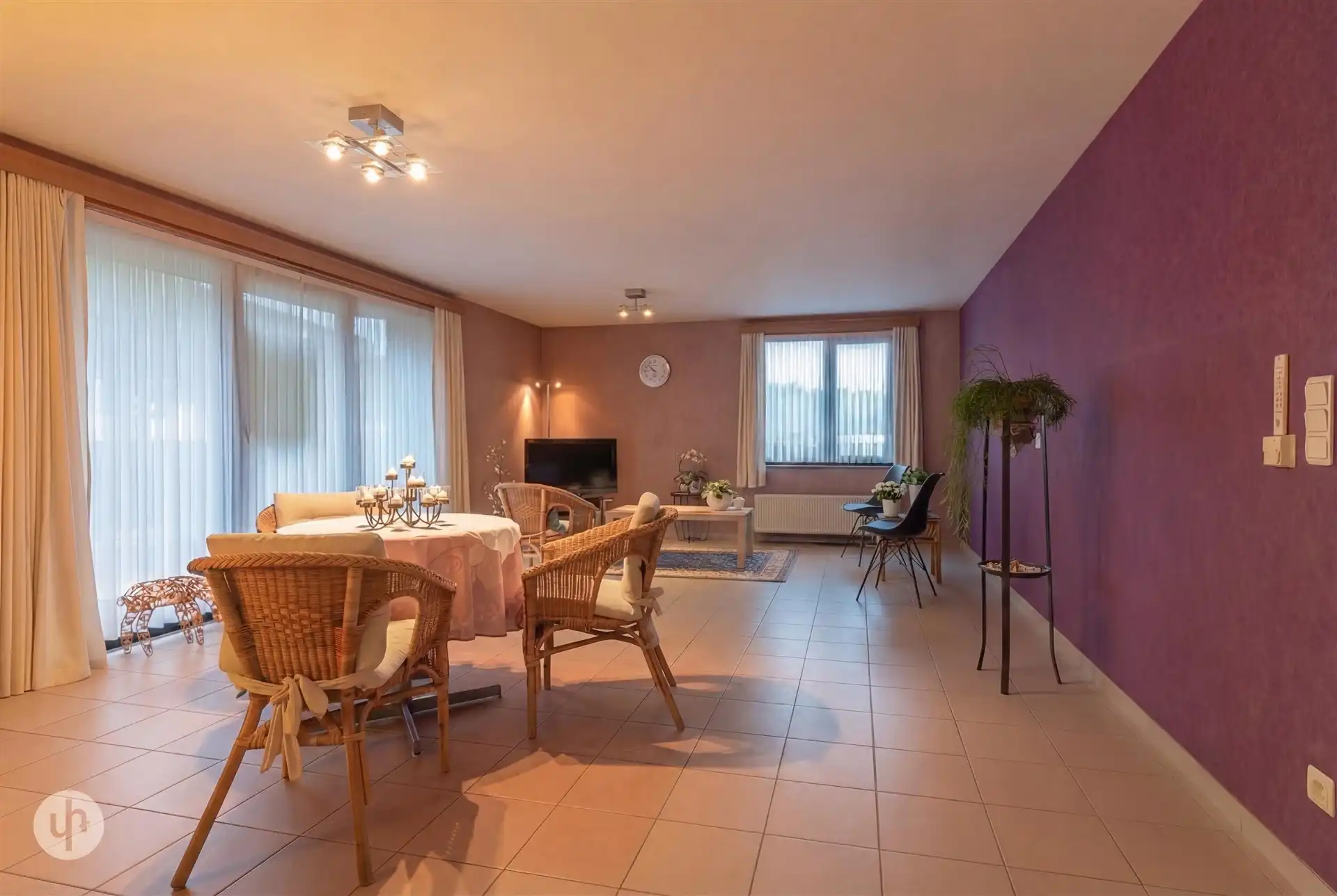 Gelijkvloersappartement met drie slaapkamers en garage foto 2