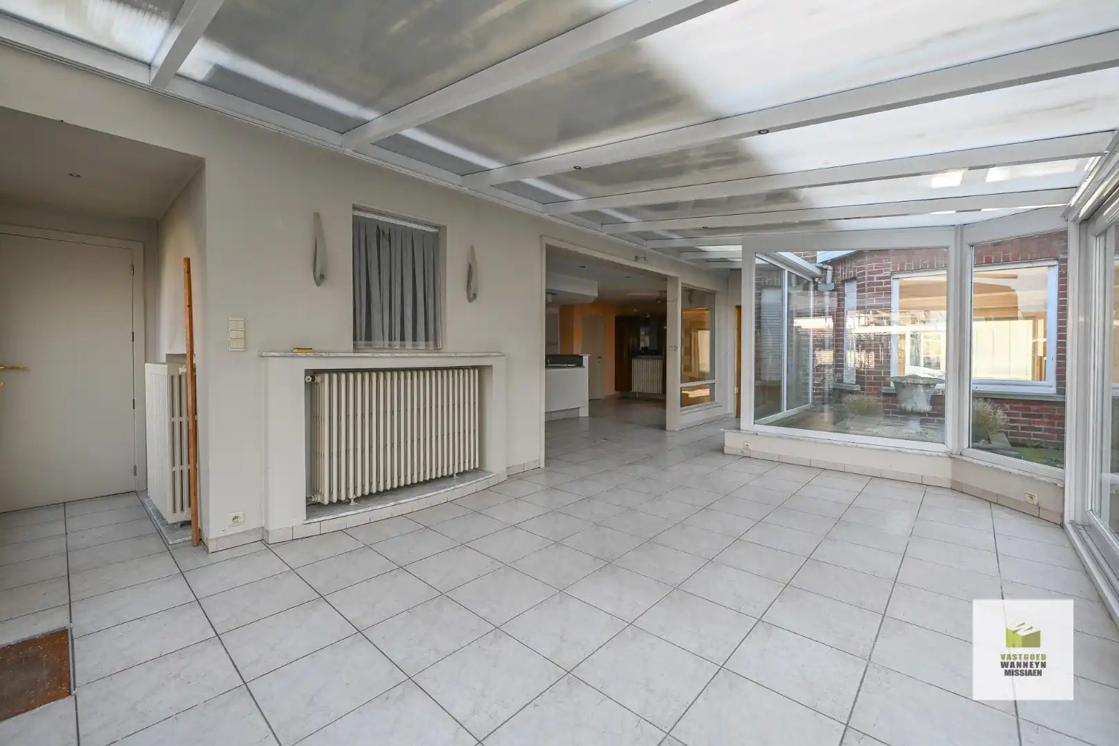 Ruime te renoveren gezinswoning met grote garage en 4 slaapkamers op 349m2 foto 13