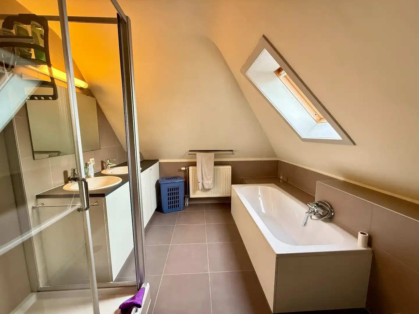 Rustig gelegen alleenstaande woning met mooi ingerichte tuin en 3 slaapkamers  foto 11