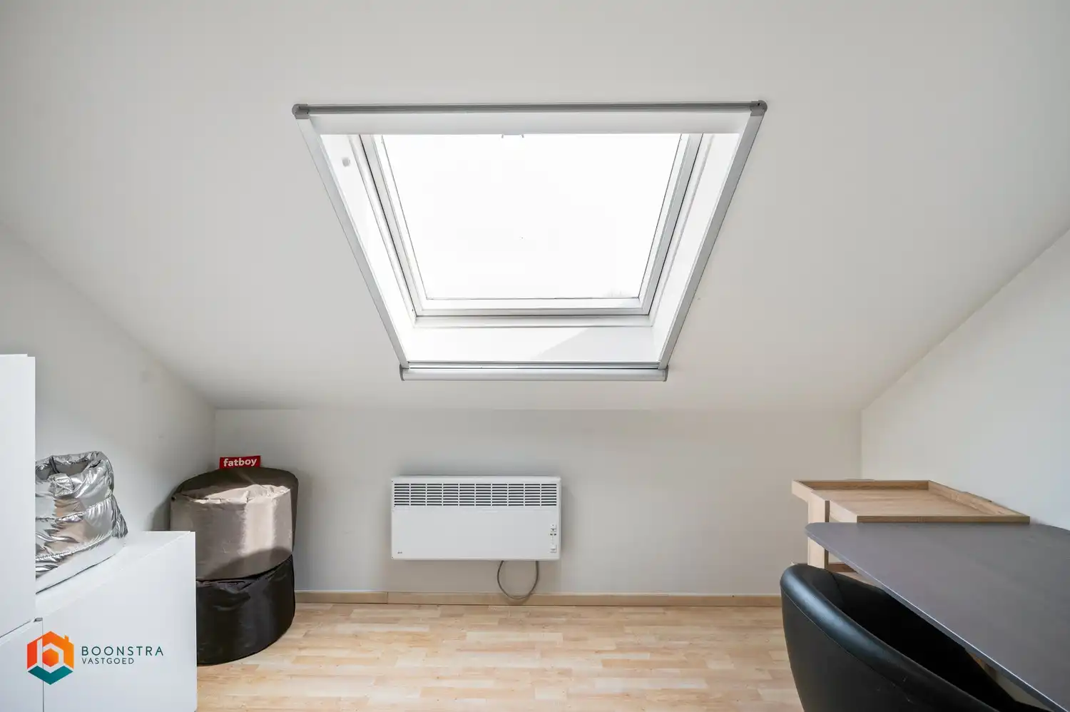 Ruim 3 slpkr app met terras, autostaanplaats en 2 garages foto 20