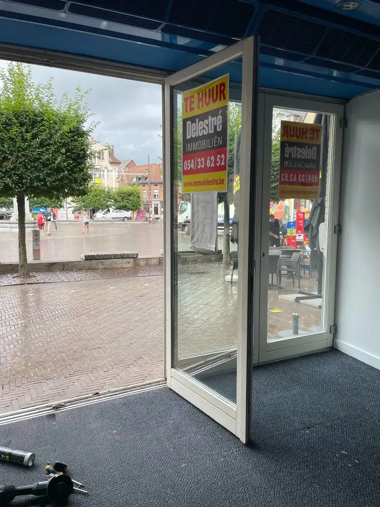 Modern handelspand op een toplocatie op de Grote Markt foto 3