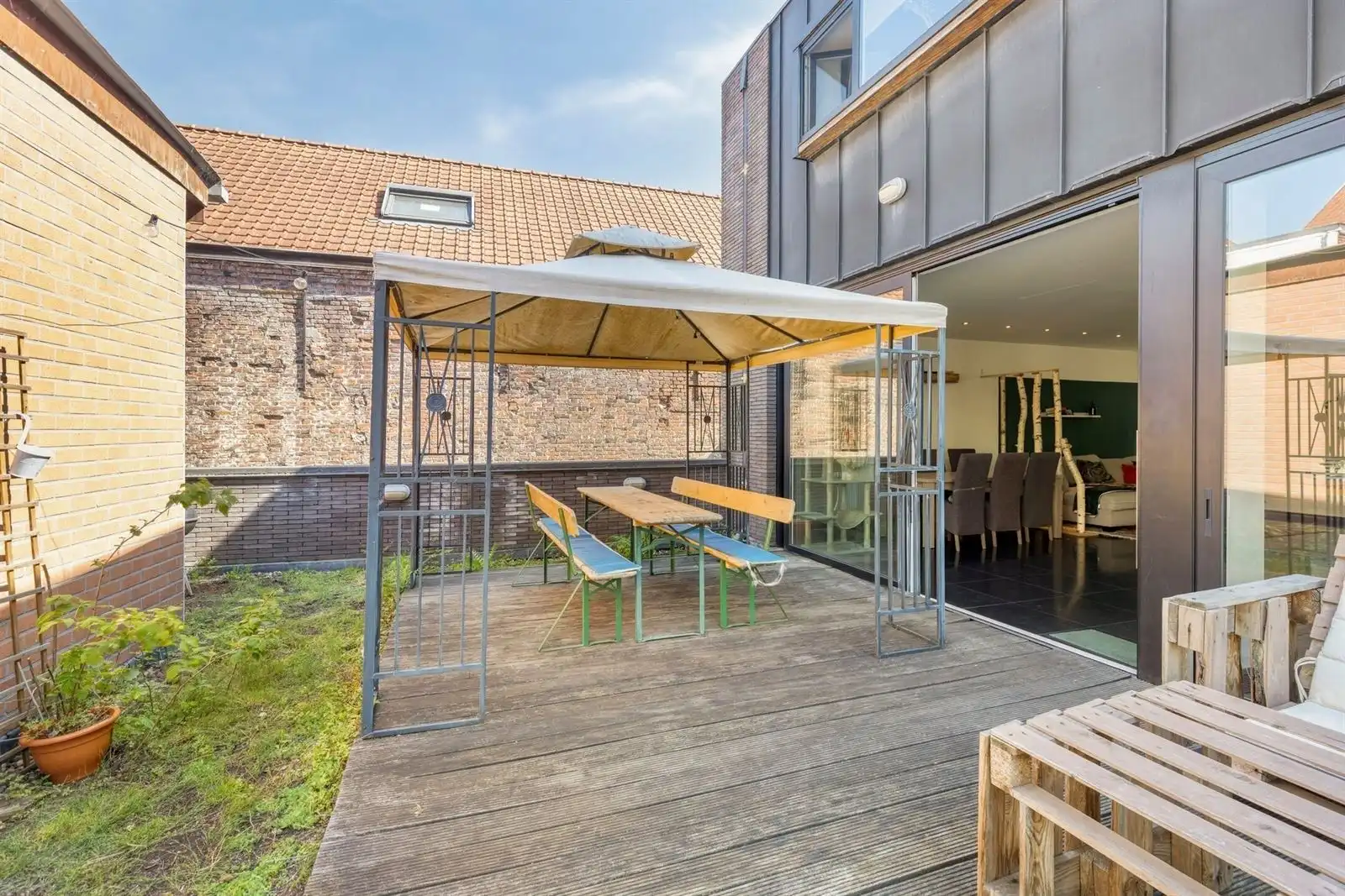Unieke moderne triplex appt  met ruime garage op toplocatie in een steegje van de Kouter foto 12