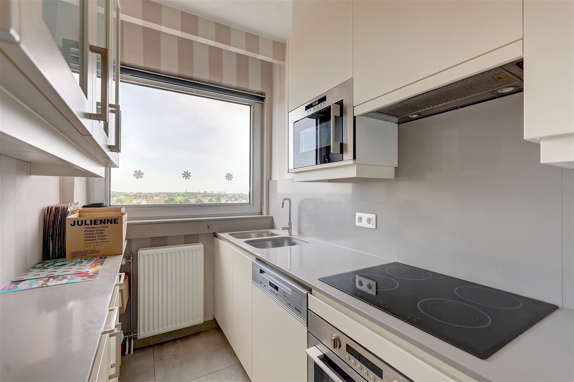 Appartement met 3 slaapkamers, terras en parking op de Bist foto 9