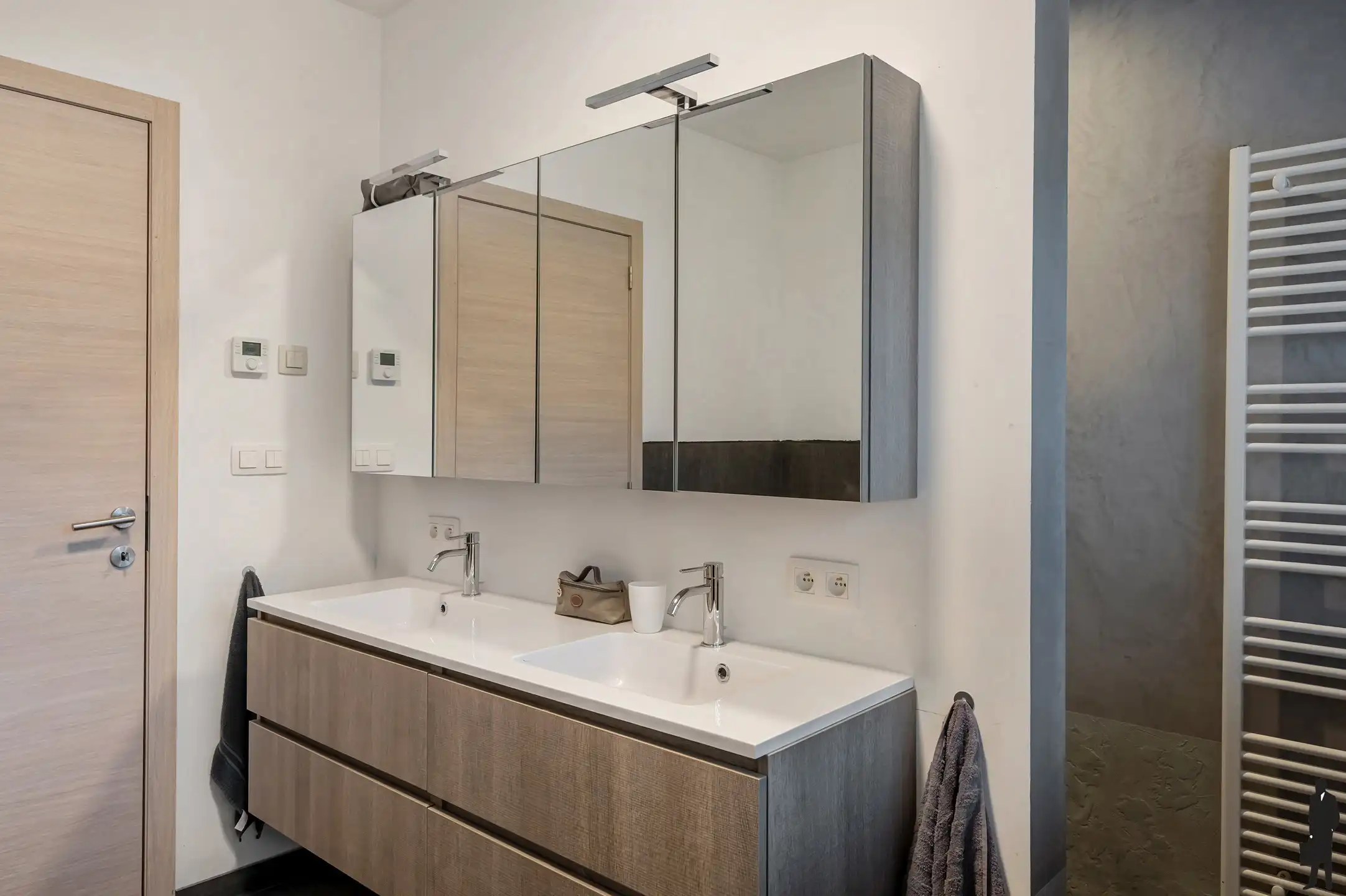 Charmante woning met prachtige tuin foto 20