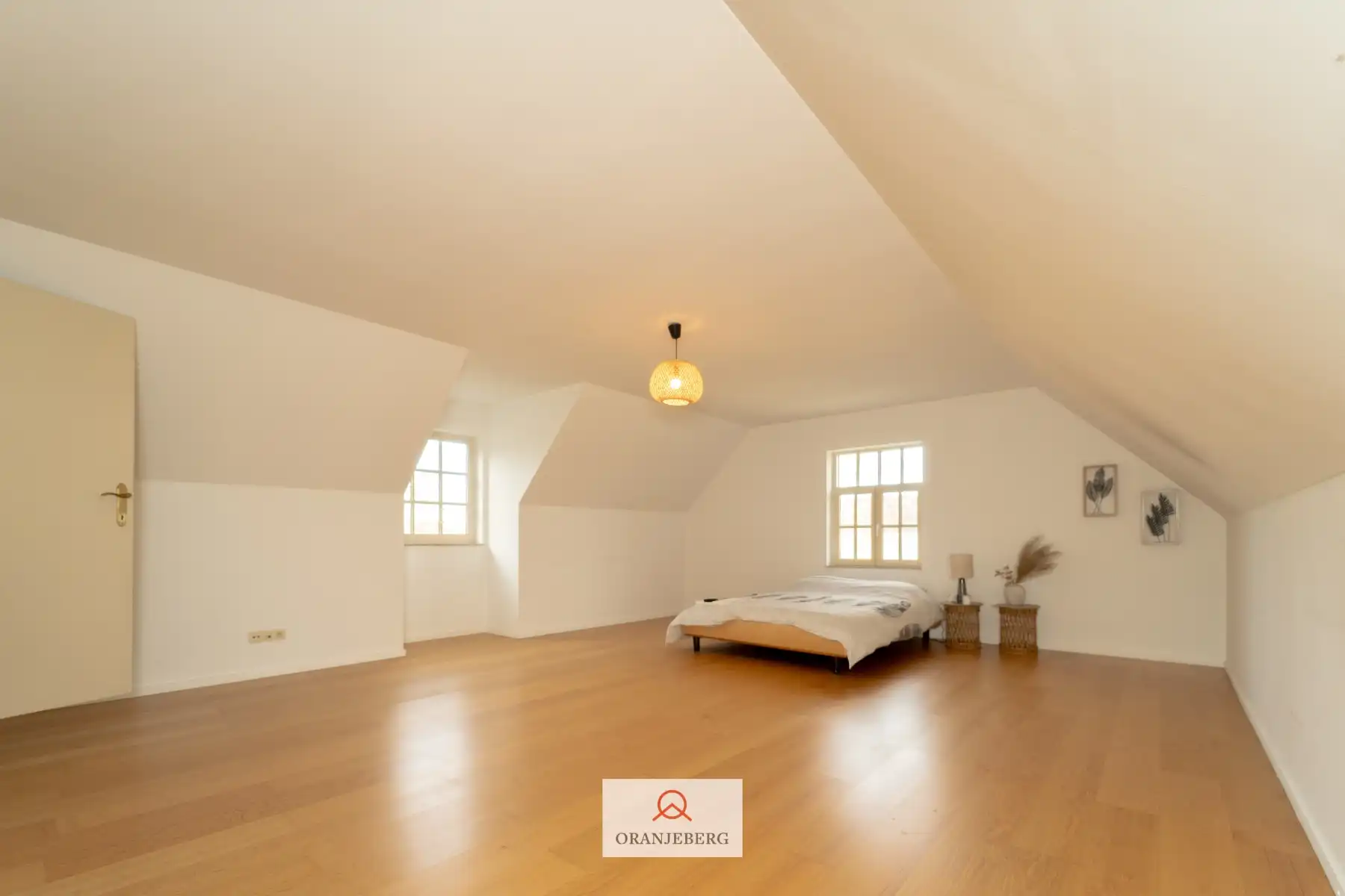 Zeer ruim 3 slaapkamer appartement (230 m²) foto 10
