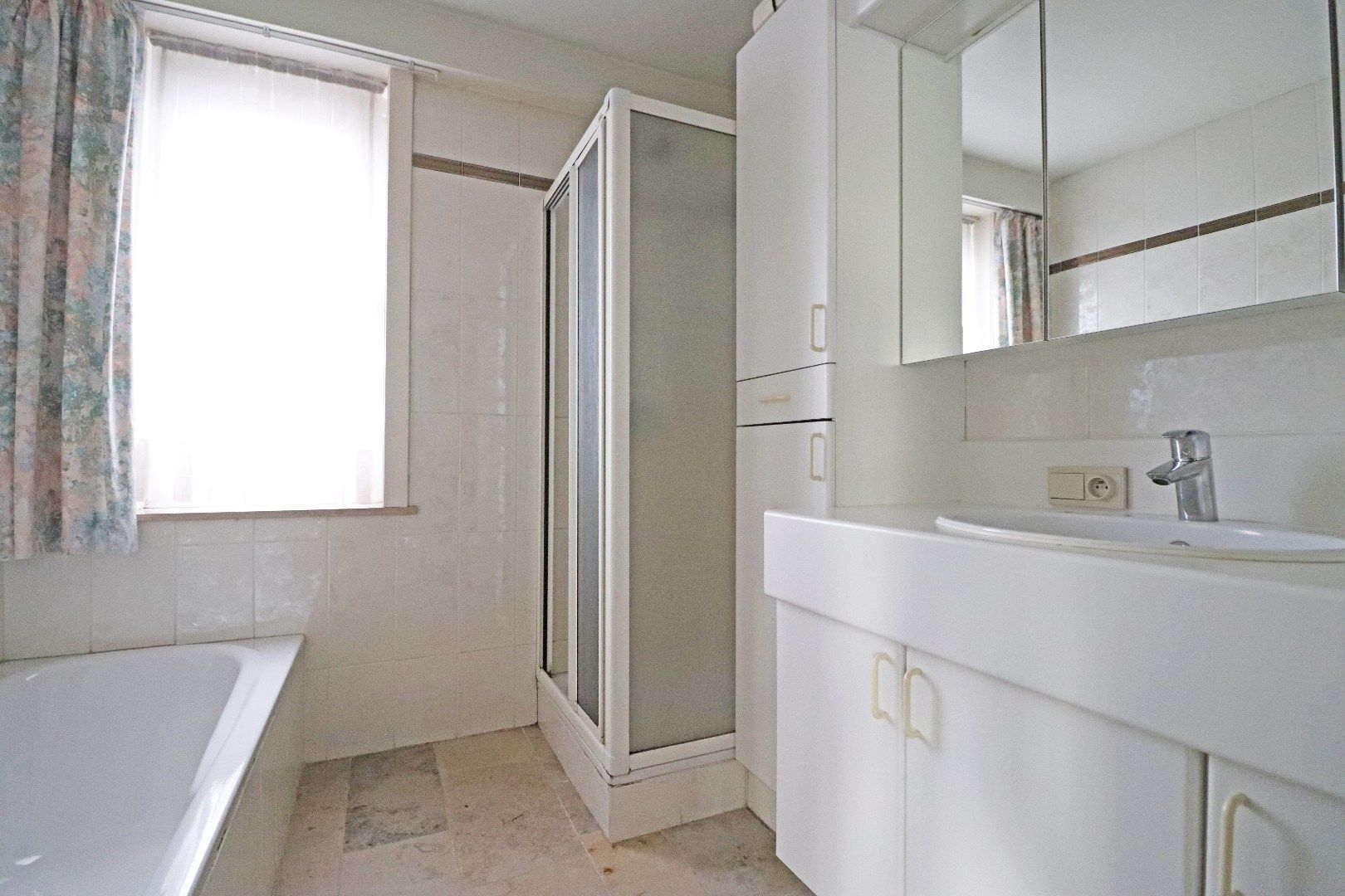 Zeer ruim appartement met prachtig vergezicht foto 9