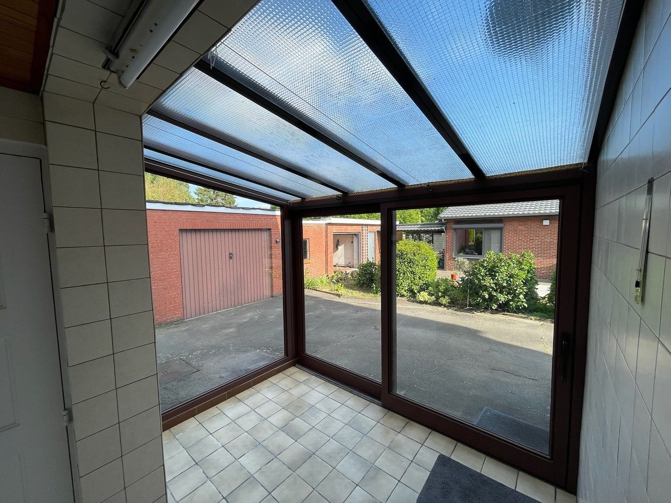 Genk, Gansenwijer 12. Ruime woning met 4 slaapkamers, bureau, veranda, garage, tuinhuis en grote tuin op een perceel van 27a 08ca. foto 19