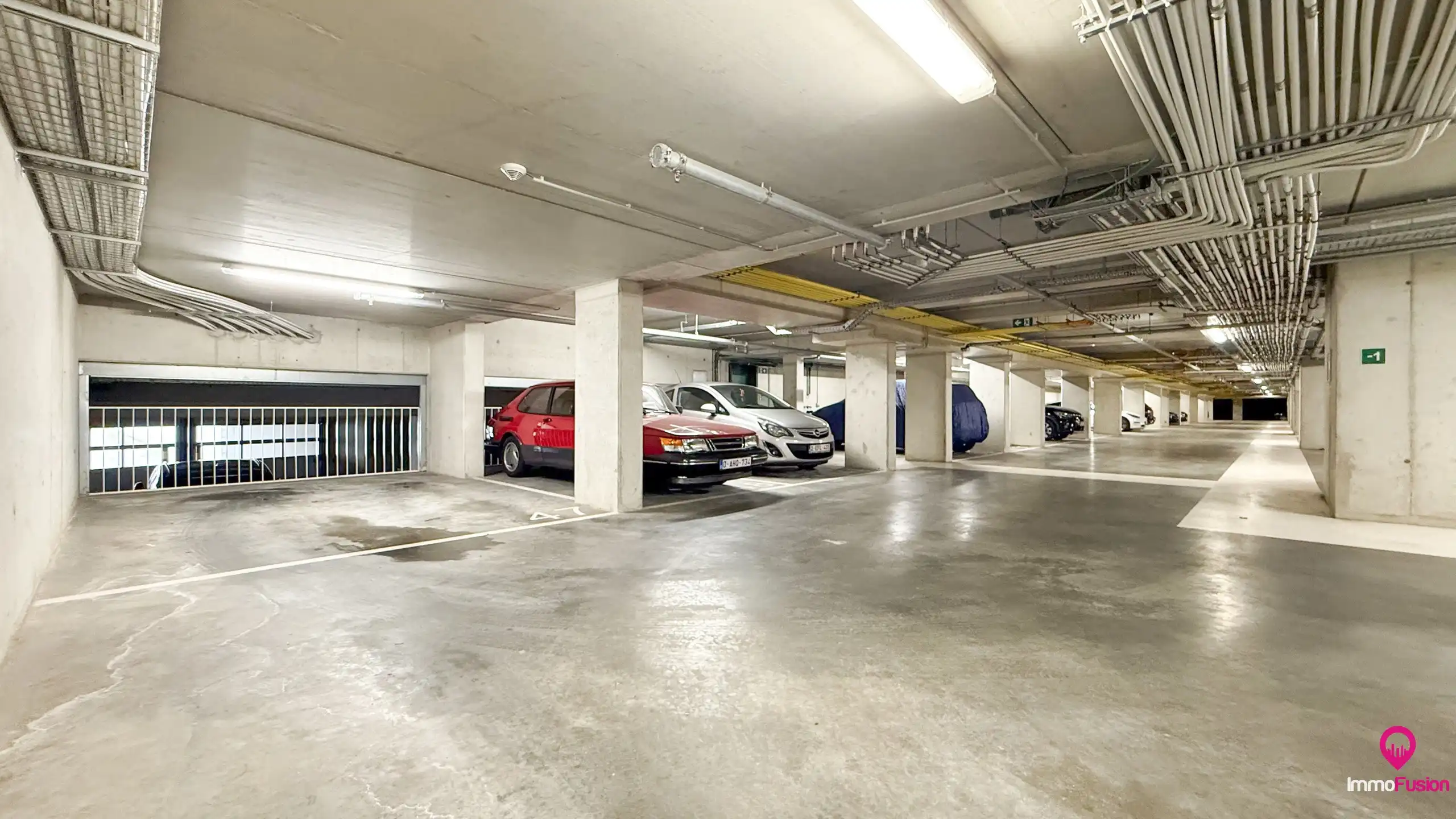Modern appartement , bemeubeld met vrij uitzicht en parkeerplaats! foto 32