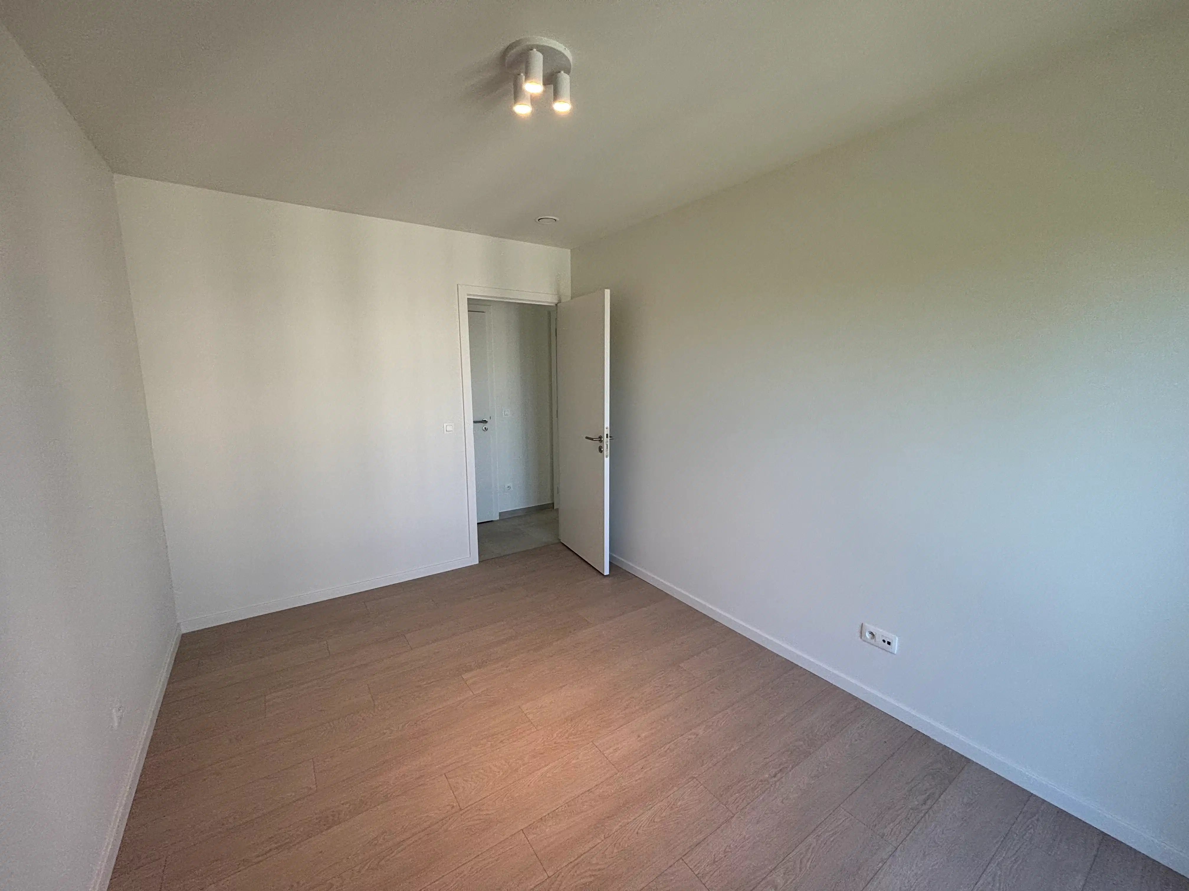 Luxe & Energiezuinig wonen: Ruim appartement (1 slpk + bureau) in Koningslo foto 7