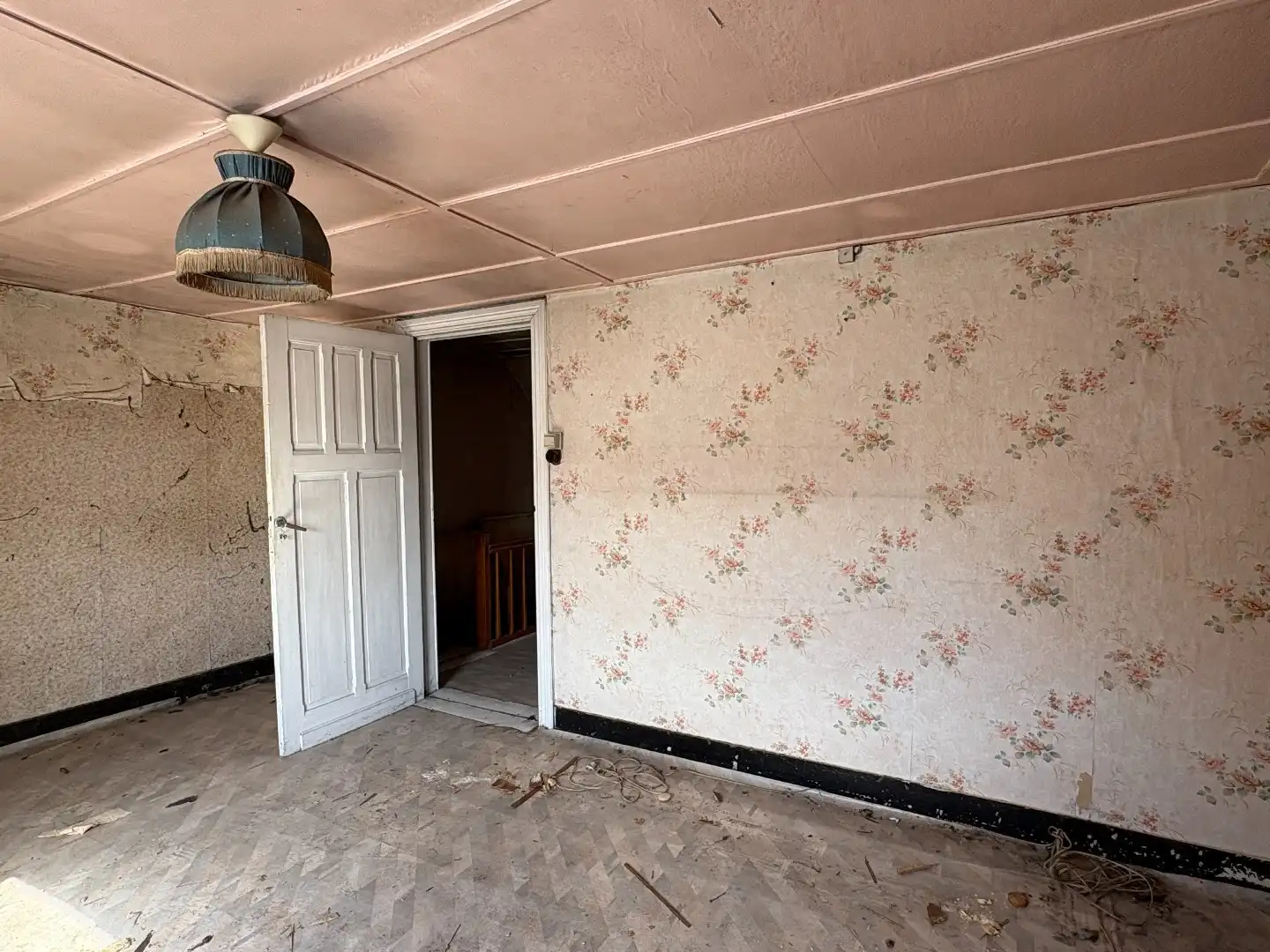 Grote te renoveren woning met zijdeur op 295 m² foto 21