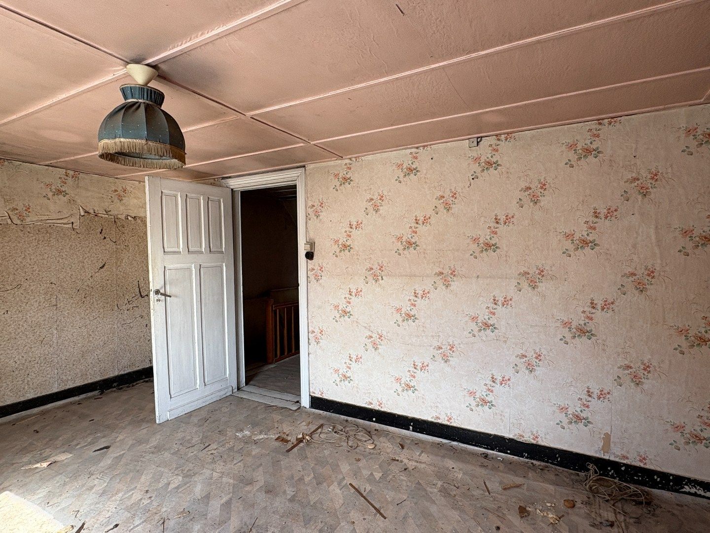 Grote te renoveren woning met zijdeur op 295 m² foto 21