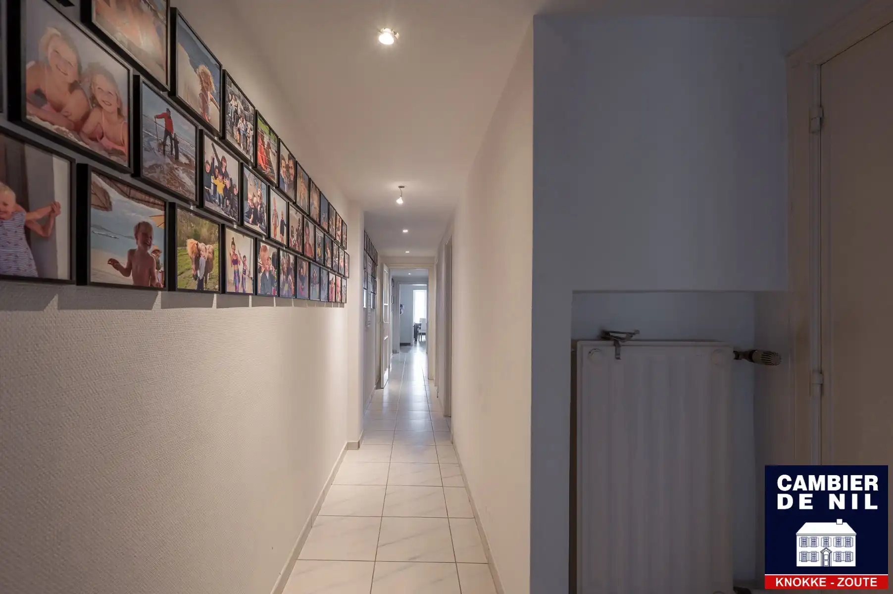 Mooi ongemeubeld appartement met frontaal zeezicht  foto 14