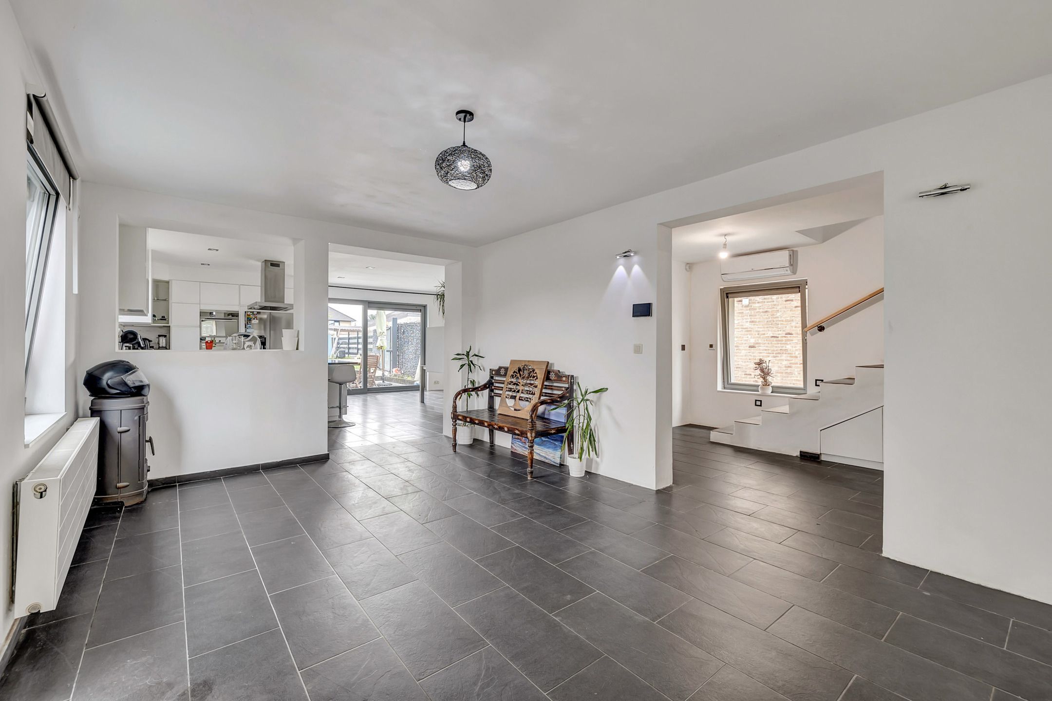 Instapklare villa met 6 slpk en uitstekende mobiliteitsscore foto 2