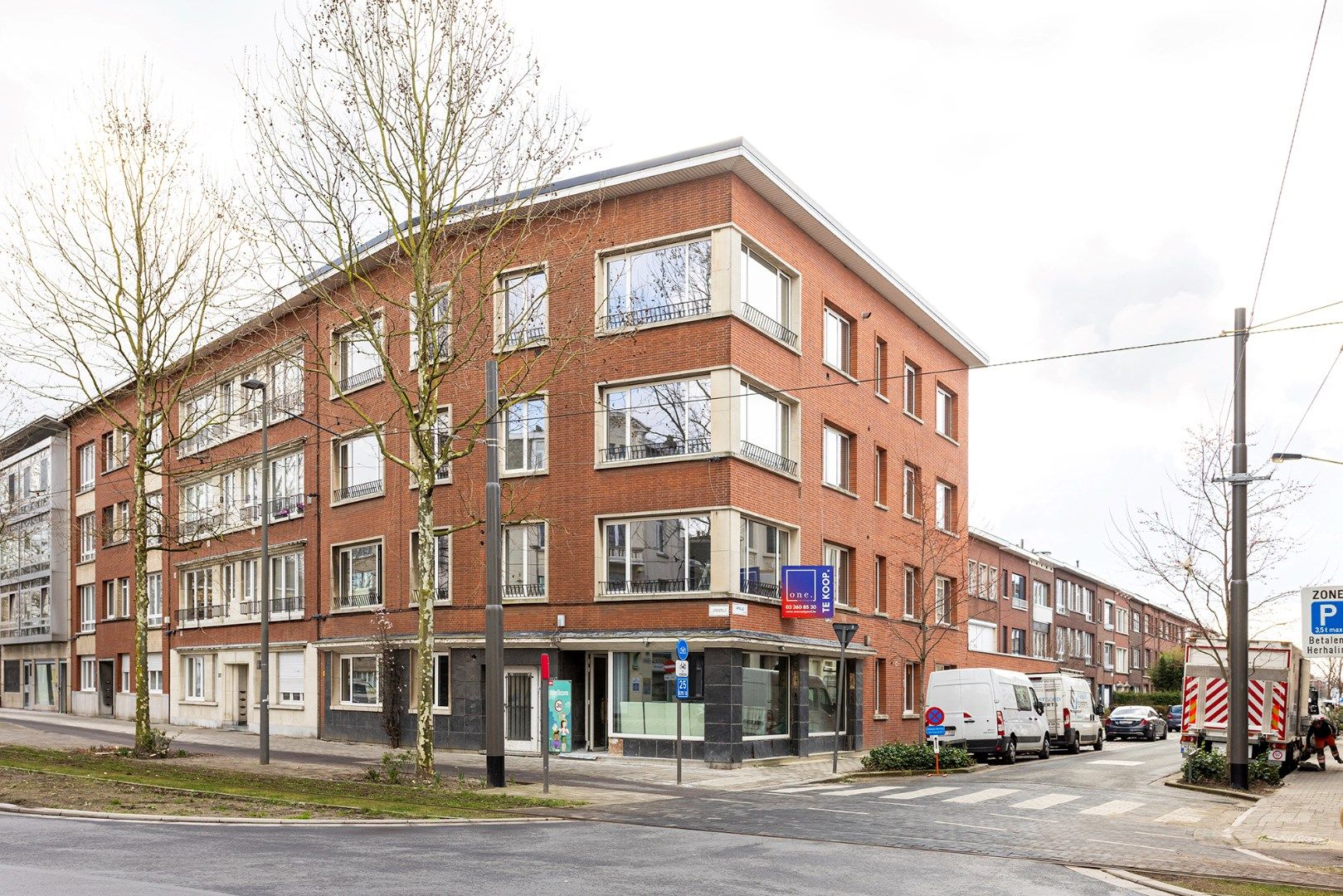 Te koop: veelzijdig handelspand op toplocatie foto 3