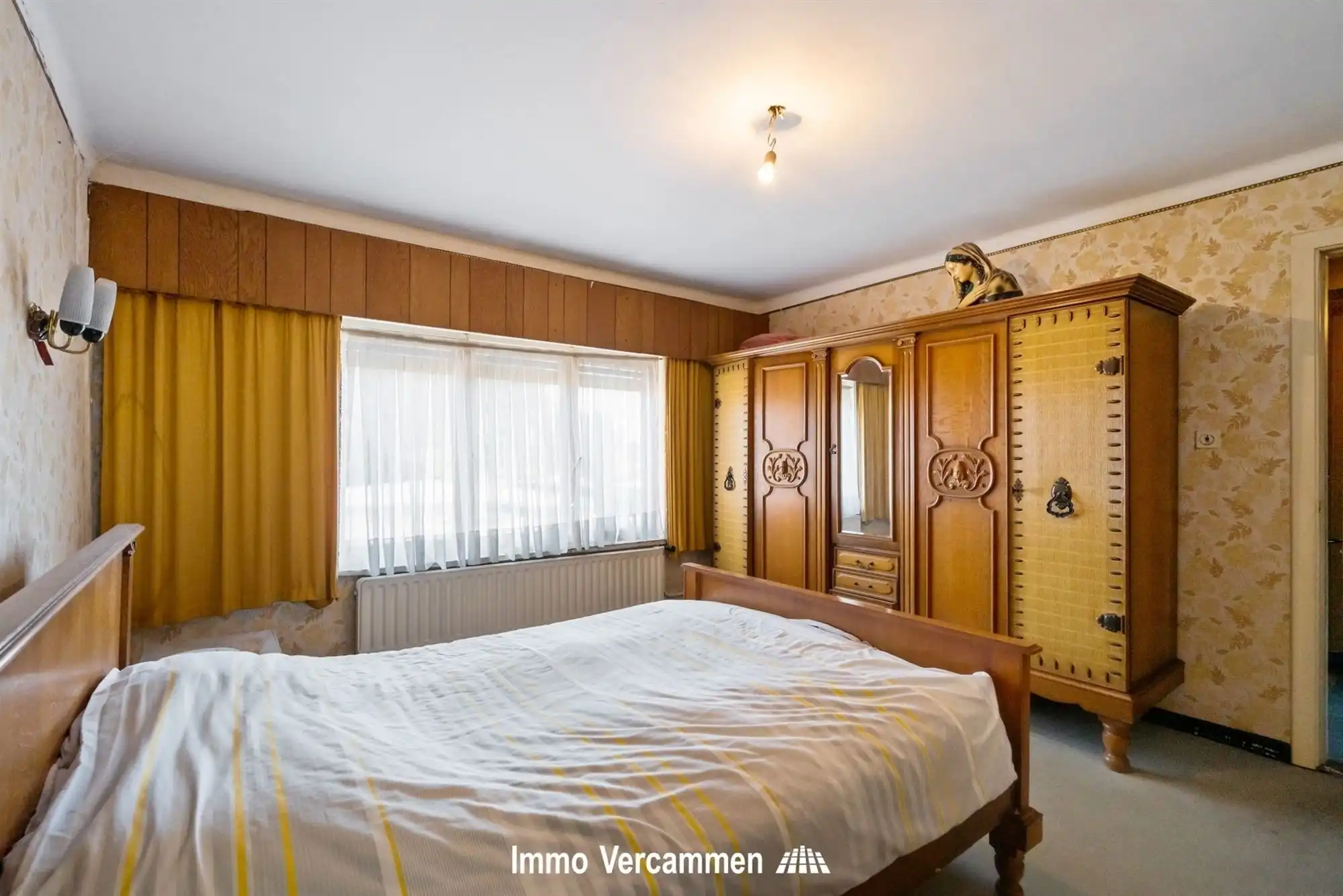 Te renoveren woning met commerciële ruimte in Schriek foto 9
