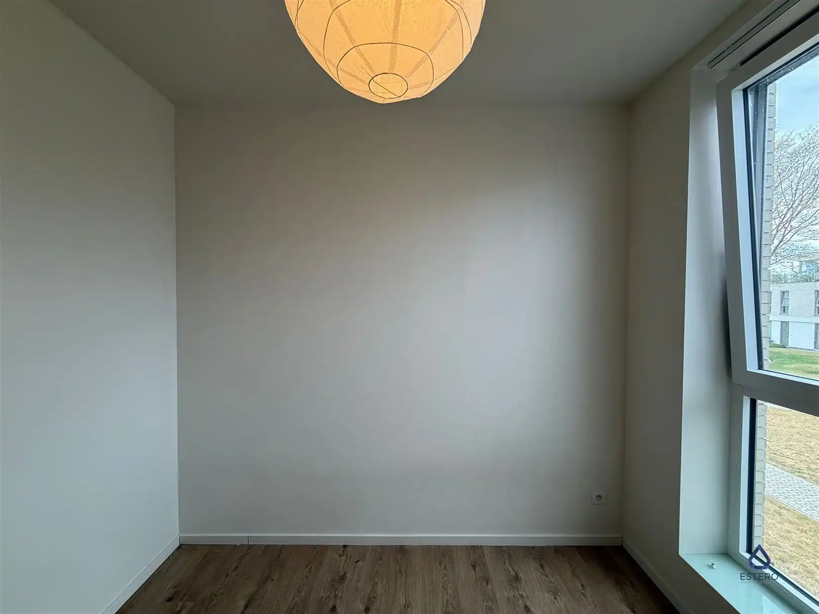Modern 2-slaapkamerappartement met terras en zicht op groen foto 13