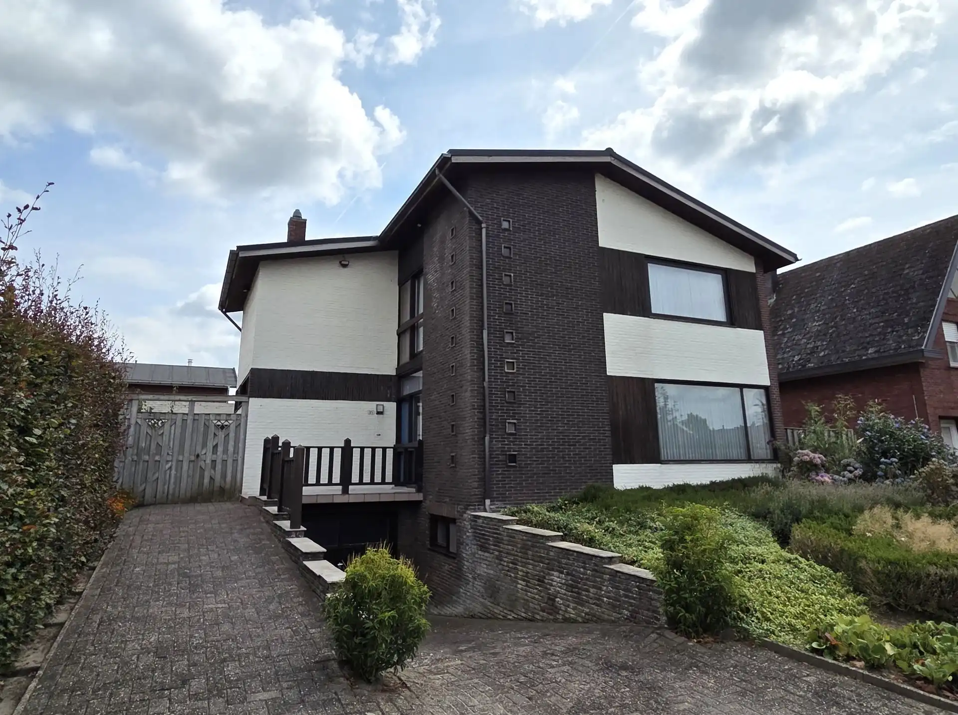 Hoofdfoto van de publicatie: Instapklare, zeer goed onderhouden woning met 3 slks, in rustige straat