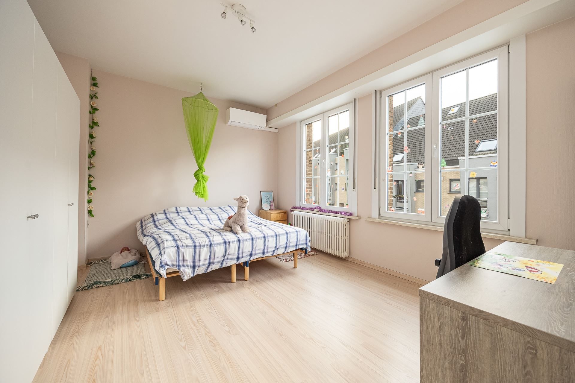 Sterk opgewaardeerde Apothekerswoning met 4 slaapkamers foto 11