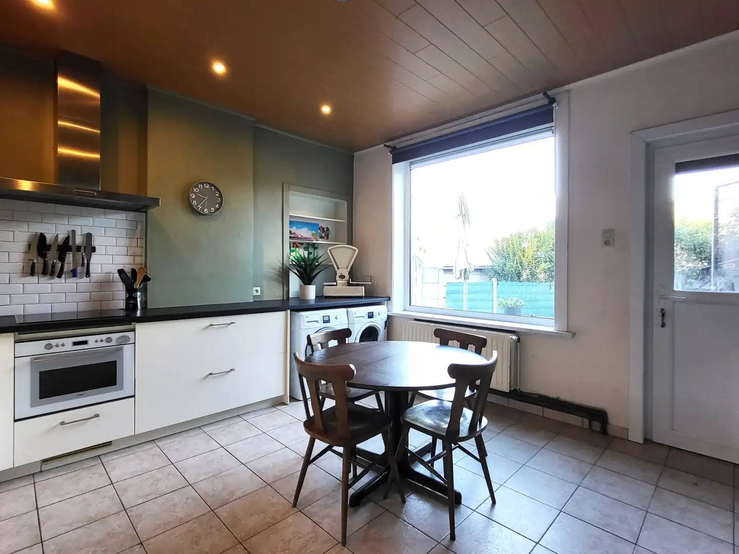Verrassend ruime, instapklare woning met 3 slaapkamers en zuidger. tuinzone met terras. foto 10