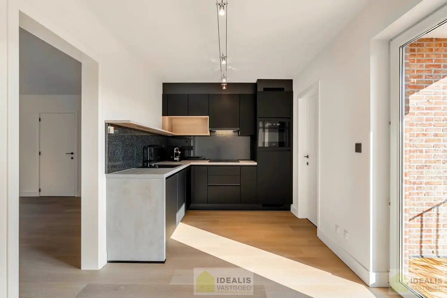 IDEALIS VASTGOED - PRACHTIG GERENOVEERD DUPLEXAPPARTEMENT IN HARTJE HAMONT! foto 6