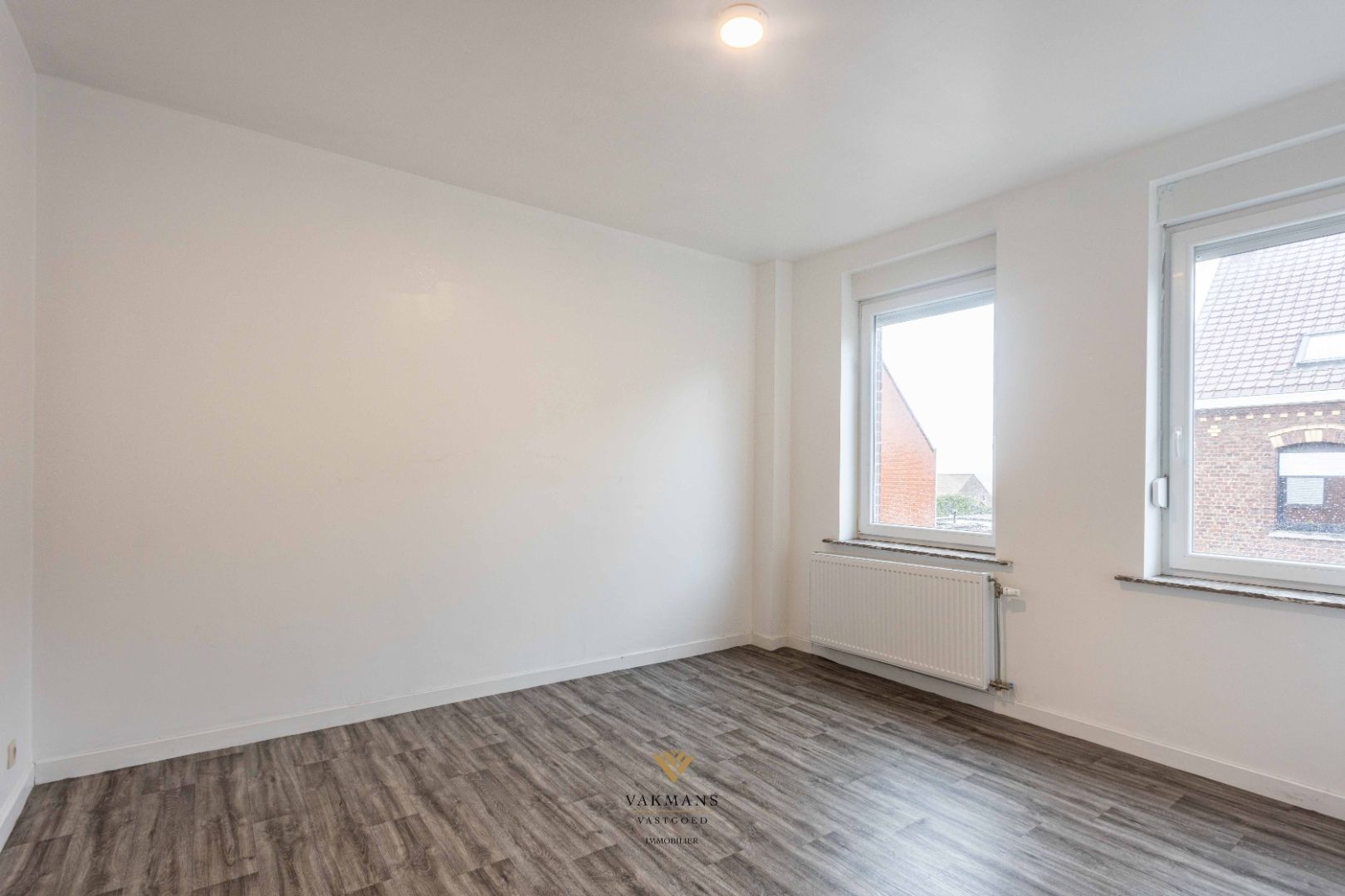 Ruime woning met 4 slaapkamers op rustige locatie foto 23