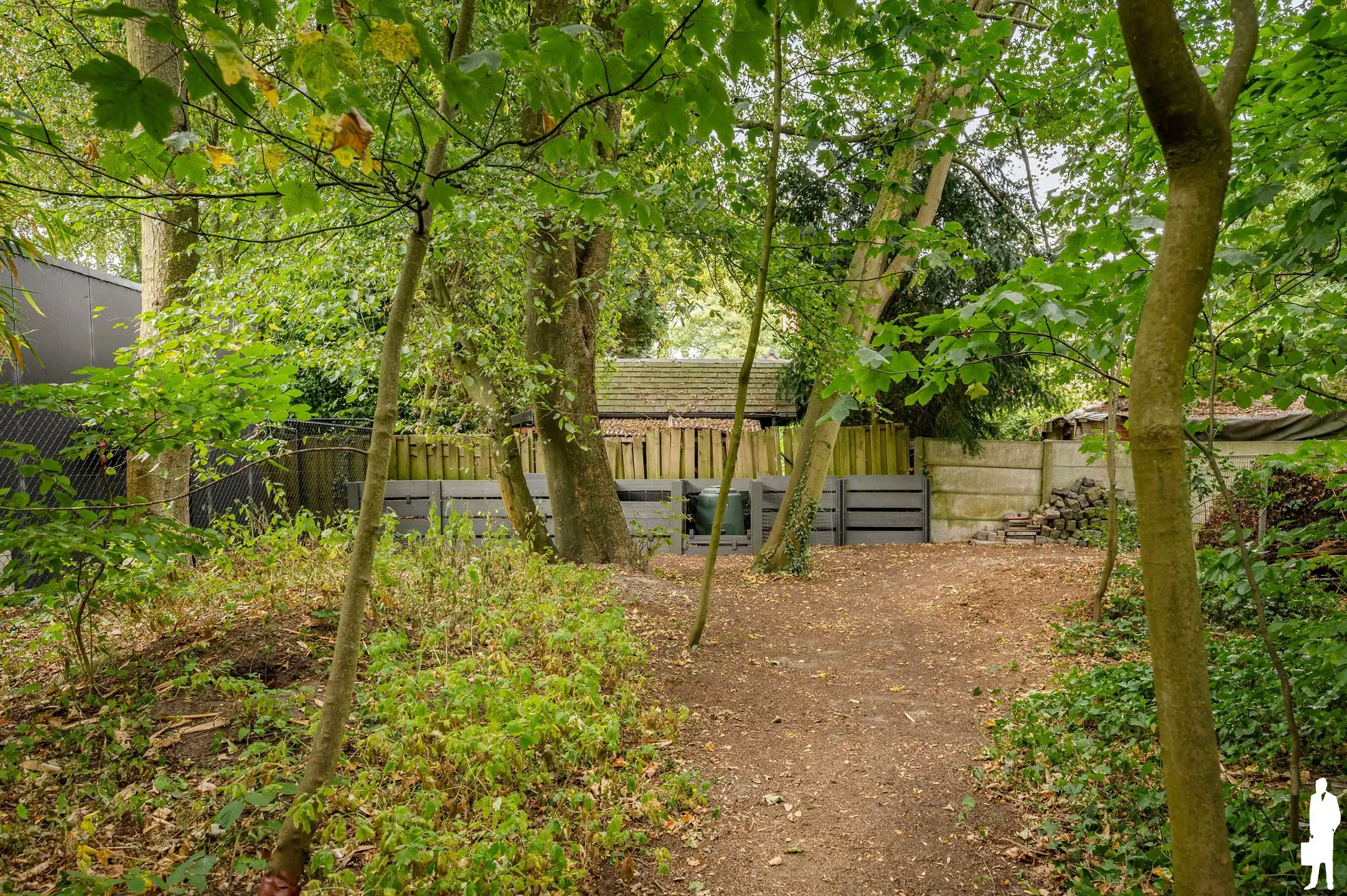Ruime gezinswoning met 4 slaapkamers, 2 badkamers en zonnige tuin  foto 29