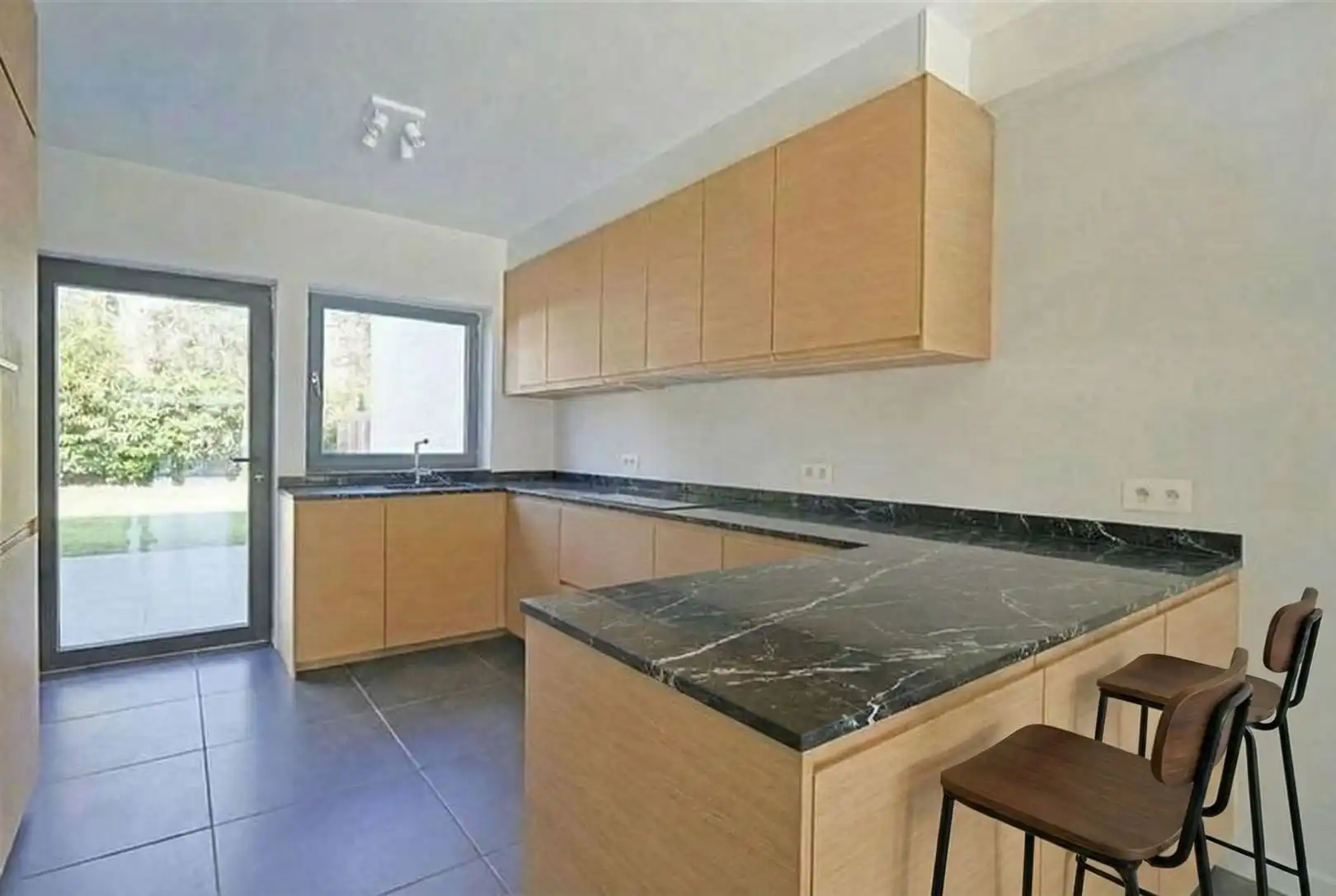 Gerenoveerde halfopen bebouwing op Berkenveld foto 6