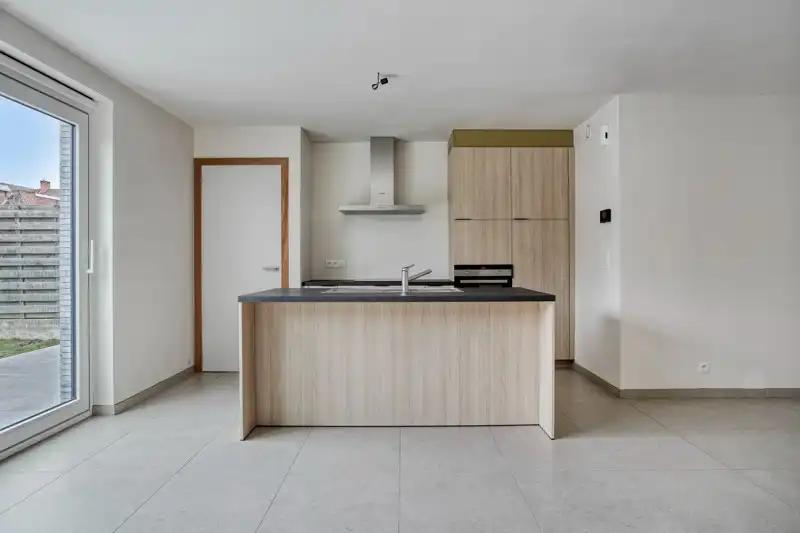 Prachtige, verrassend ruime nieuwbouwwoning met 3 slaapkamers én inpandige garage te koop in Dentergem! foto 7