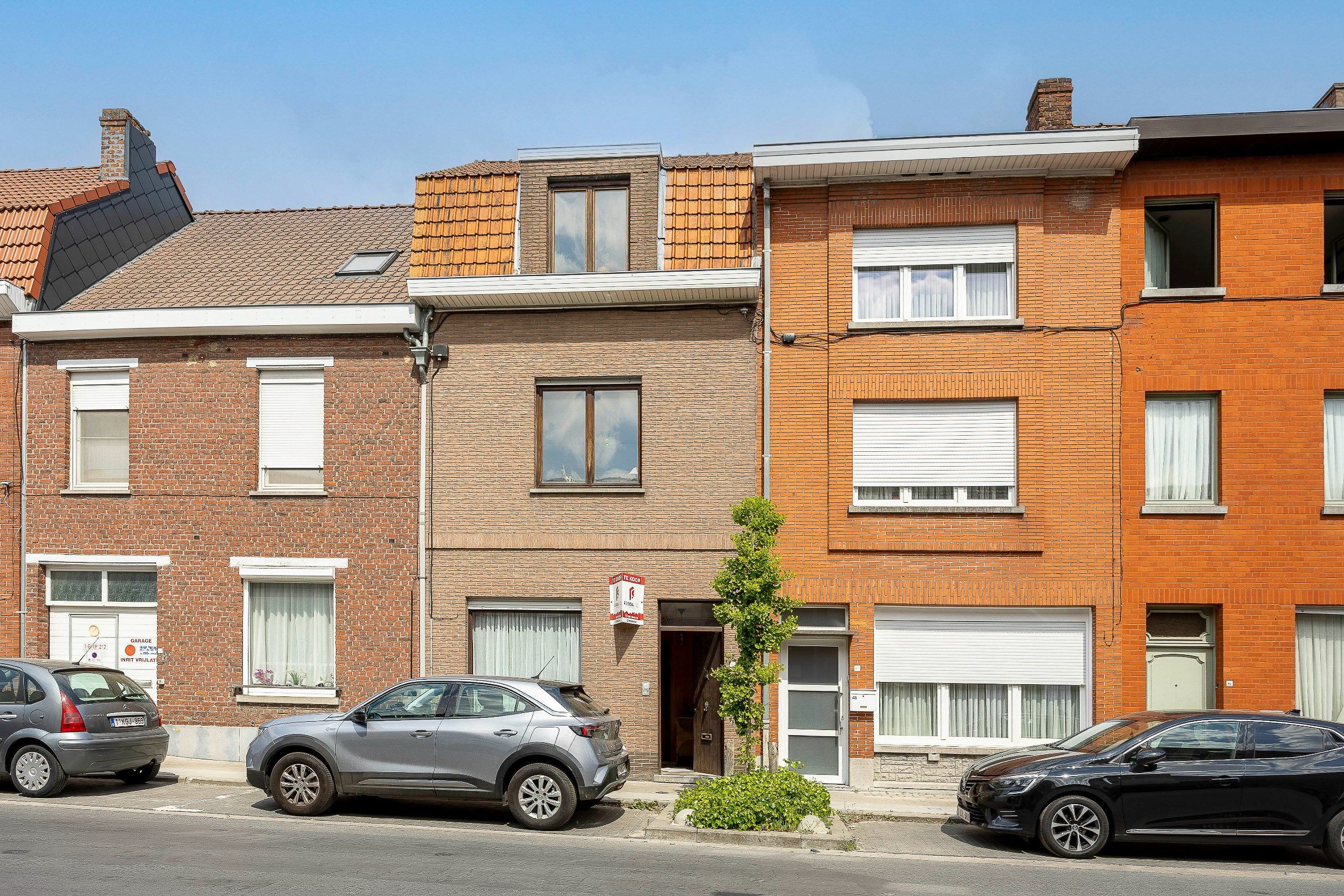 Hoofdfoto van de publicatie: KLOEKE WONING MET 3 SLAAPKAMERS EN TUIN