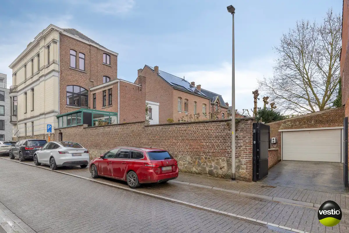 KARAKTERVOL VOLLEDIG GERENOVEERD STATIG HERENHUIS IN CENTRUM VAN TONGEREN. foto 49