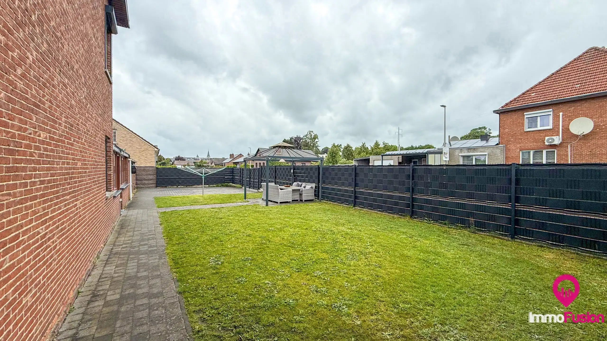 Halfopen woning met tuin en dubbele garage in H-Z! foto 39