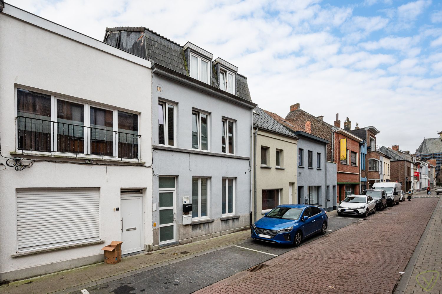 Charmant startersappartement nabij de Markt van Eeklo! foto {{pictureIndex}}