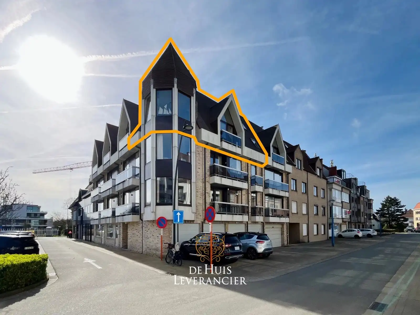 Uw eigen plek aan zee: stijlvol duplex-appartement met 3 slpks in het hart van Koksijde foto 9