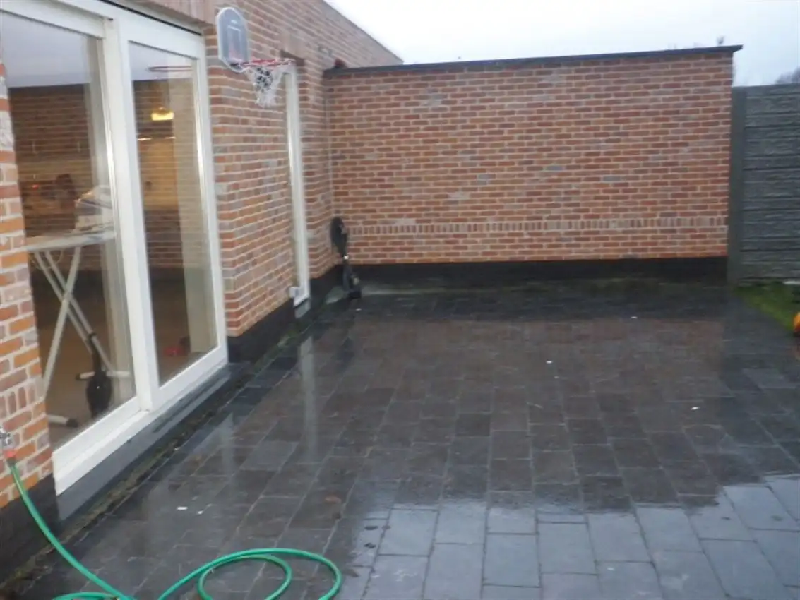 Recente woning, drie slpk, ruime zolder op rustige locatie foto 6