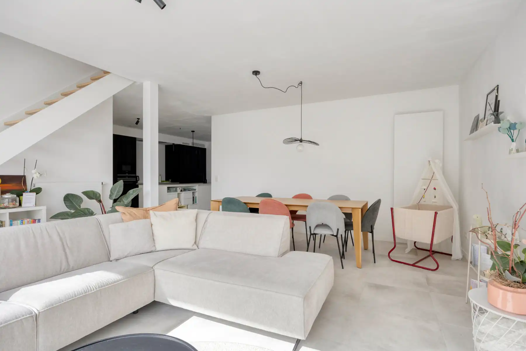 Uitzonderlijk ruim appartement met garage en staanplaats foto 9