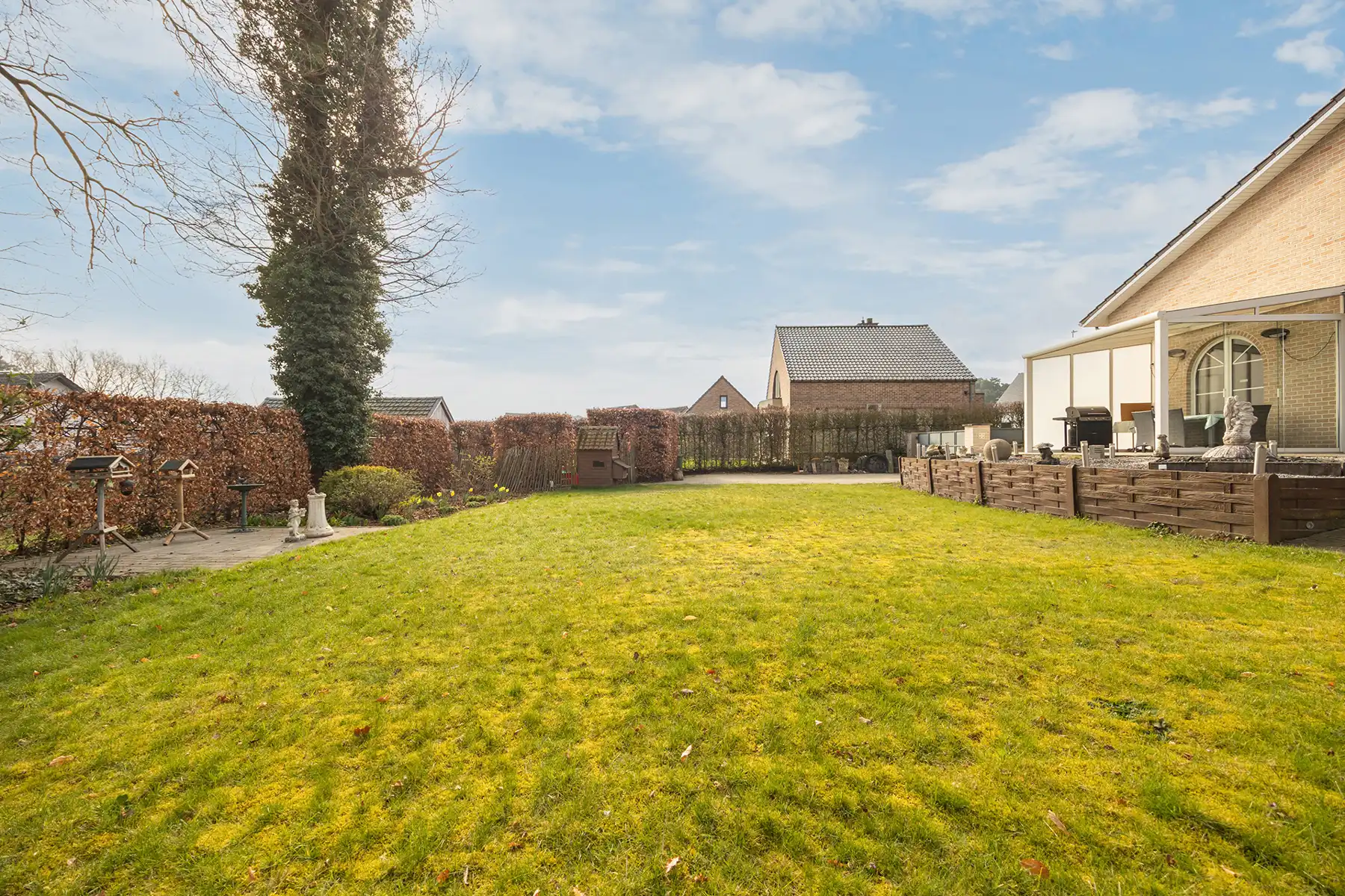 INSTAPKLARE, RIANTE GEZINSWONING MET 5 SLAAPKAMERS,  RUIMTE VOOR VRIJ BEROEP, INPANDIGE GARAGE IN KELDER EN GUNSTIG EPC OP PERCEEL VAN 11A30CA TE OUDSBERGEN foto 23