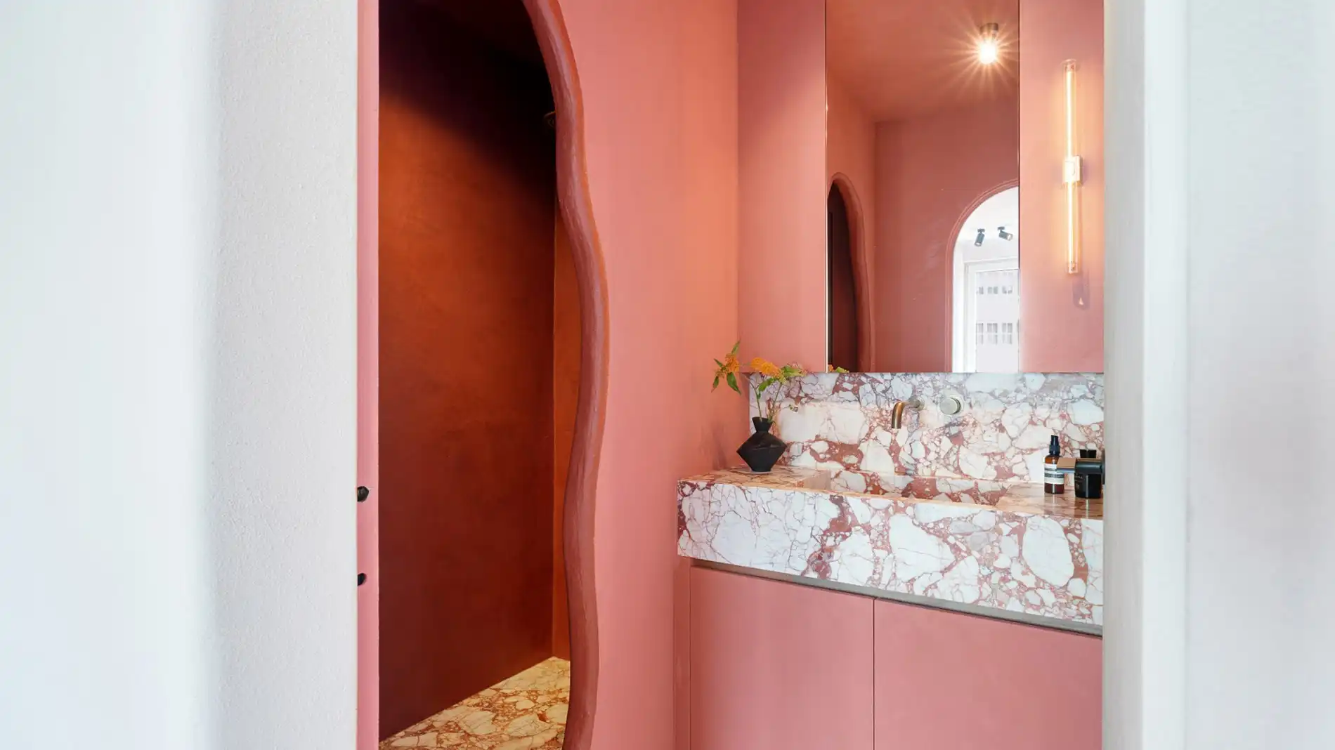 Luxueus gerenoveerd appartement met ZEEzicht, gelegen op het Driehoeksplein. foto 20